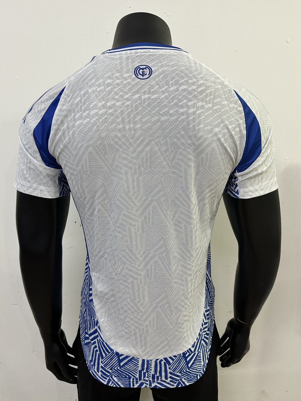 Real Madrid Player 25/26 Blue & White Special Edition Kit – image 2