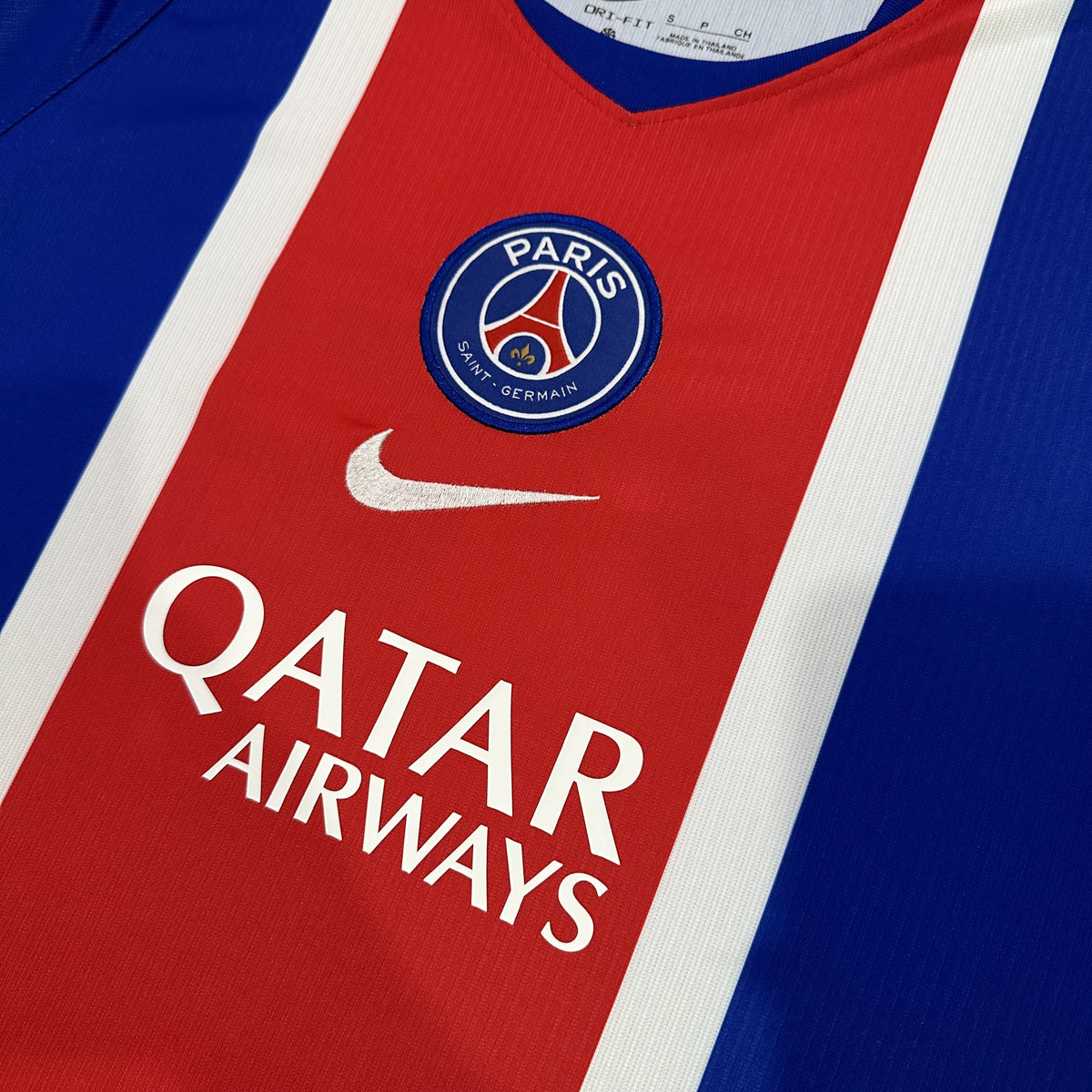 Paris Saint-Germain 26/27 Home Kit – image 4