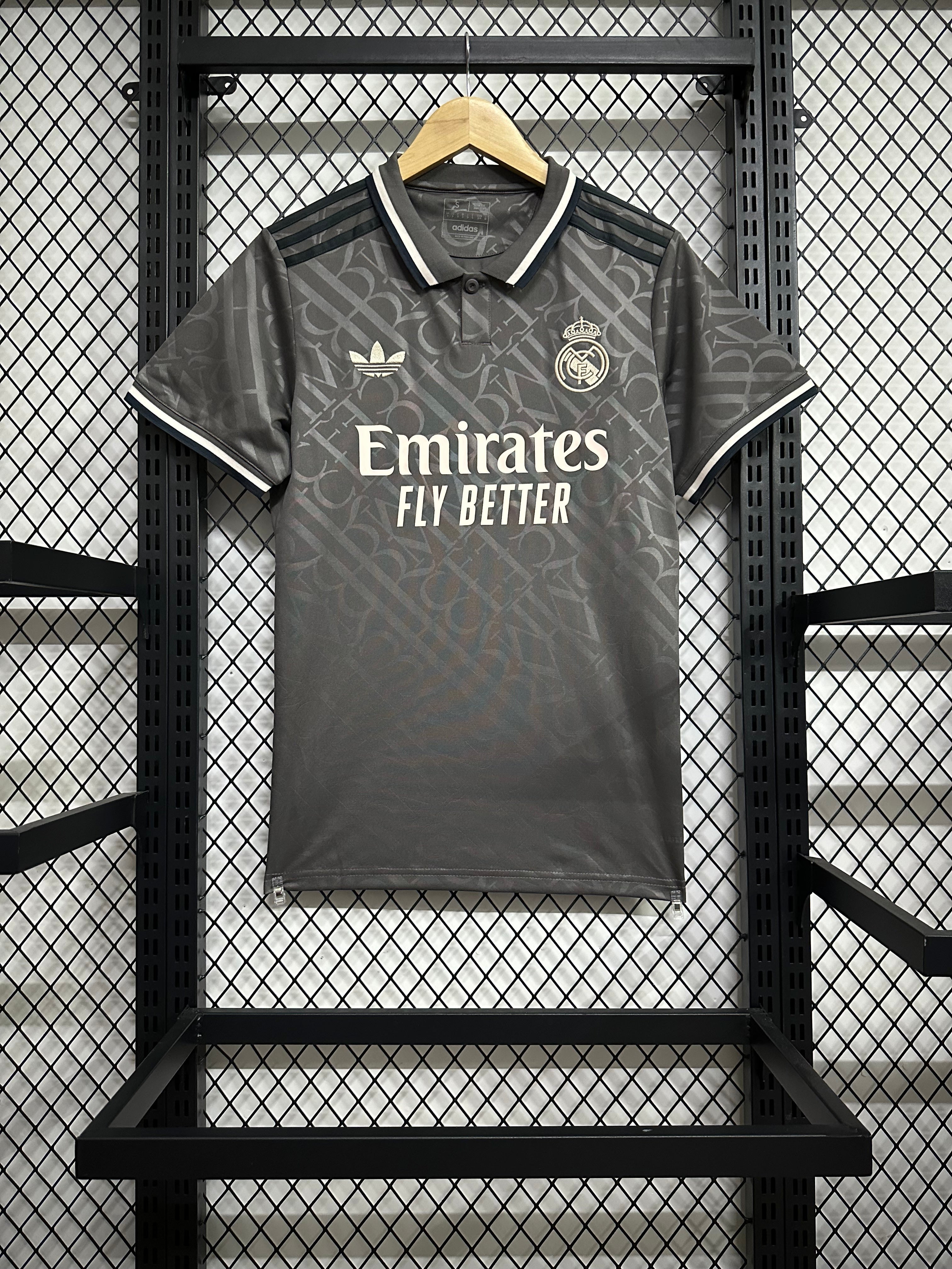 Real Madrid 24-25 third away kit