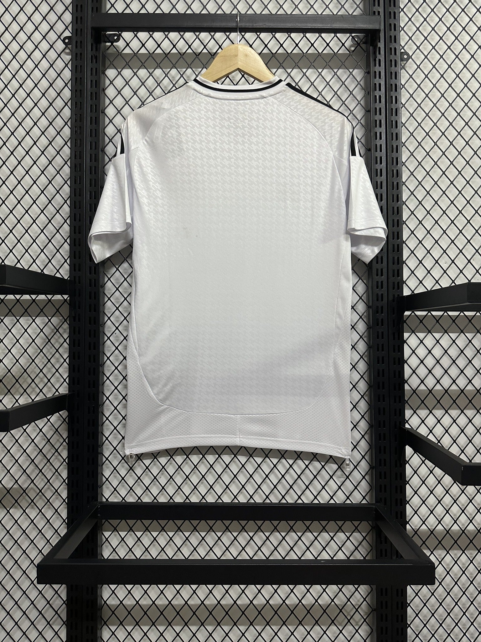 Real Madrid 24/25 Home Kit – image 2