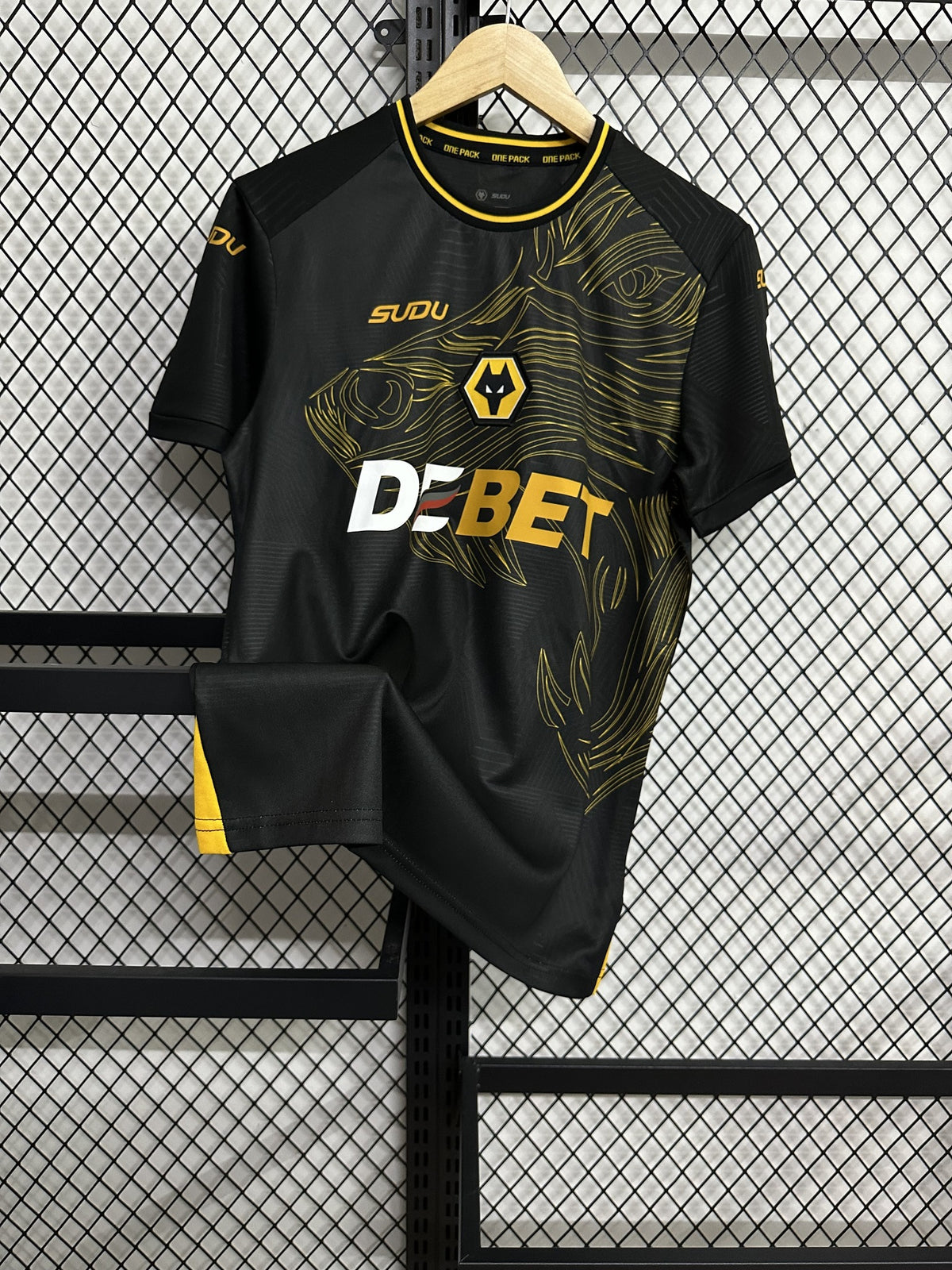 Wolverhampton 24/25 Away Kit – image 3