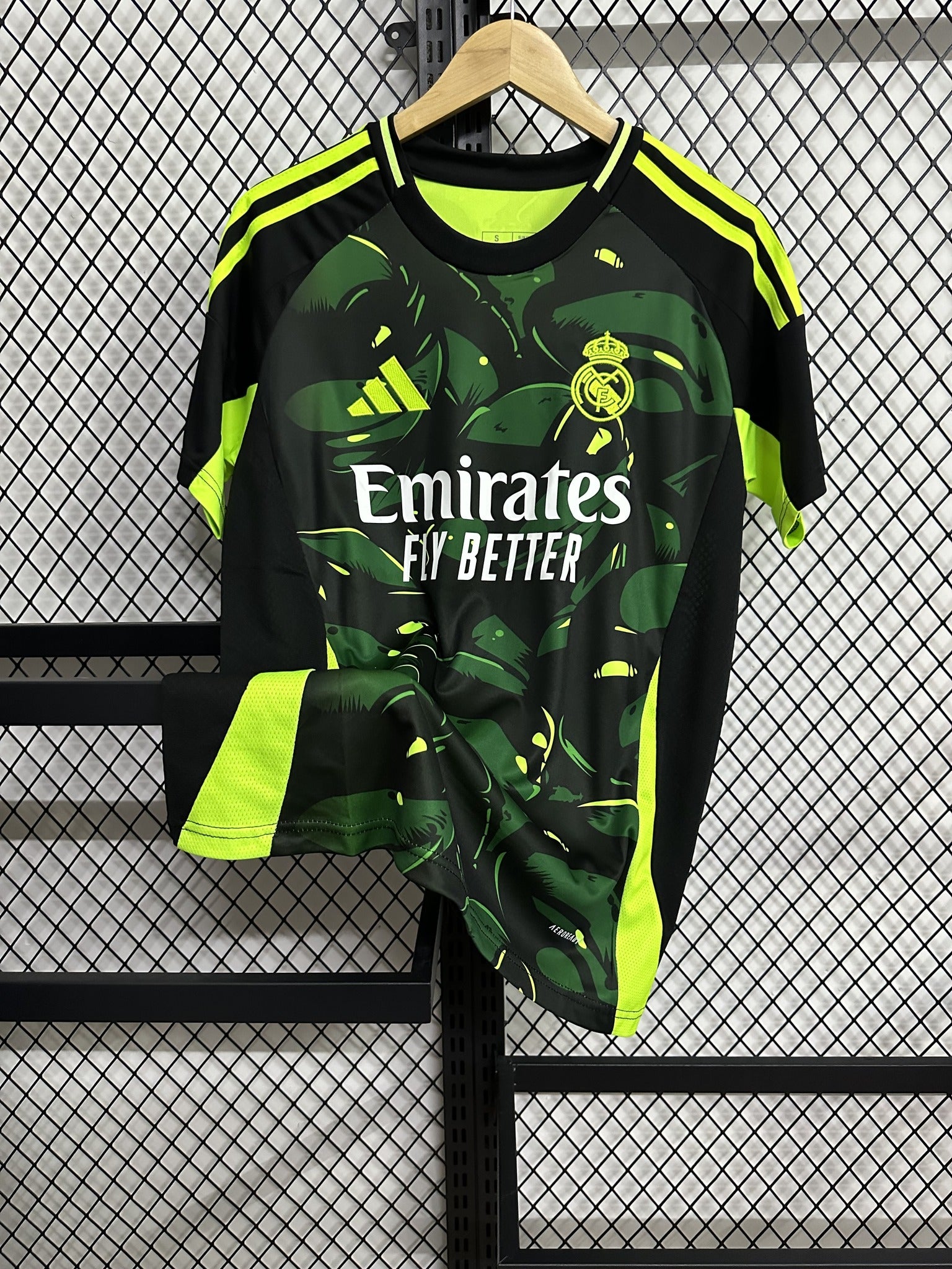 Real Madrid 24/25 Training Kit – image 3