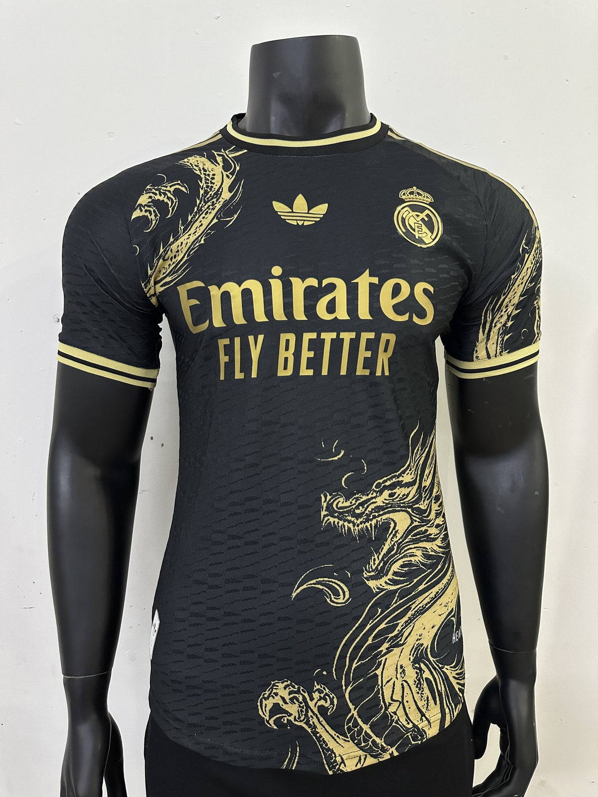 Real Madrid Player 24/25 Dragon Black Special Edition Kit – image 1
