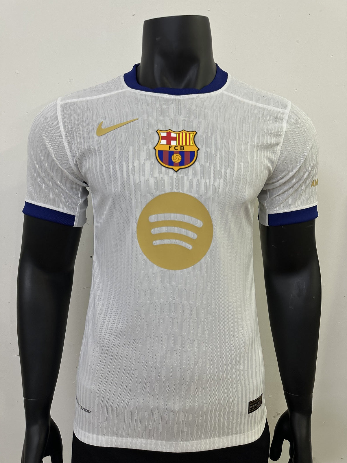 Barcelona Player 24/25 White Special Edition Kit – image 1