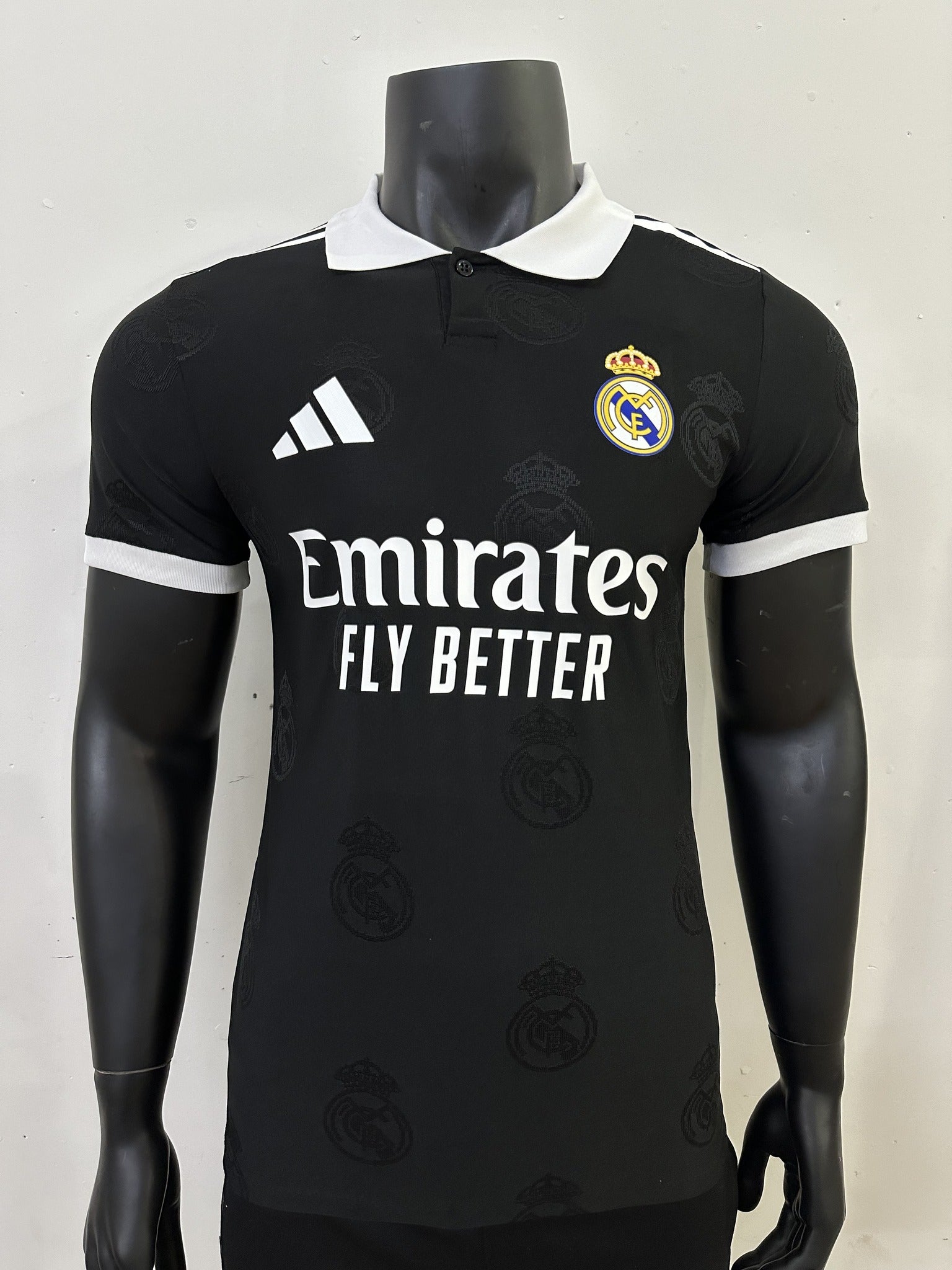 Real Madrid Player 25/26 Tonal Pattern Black Special Edition Kit – image 1