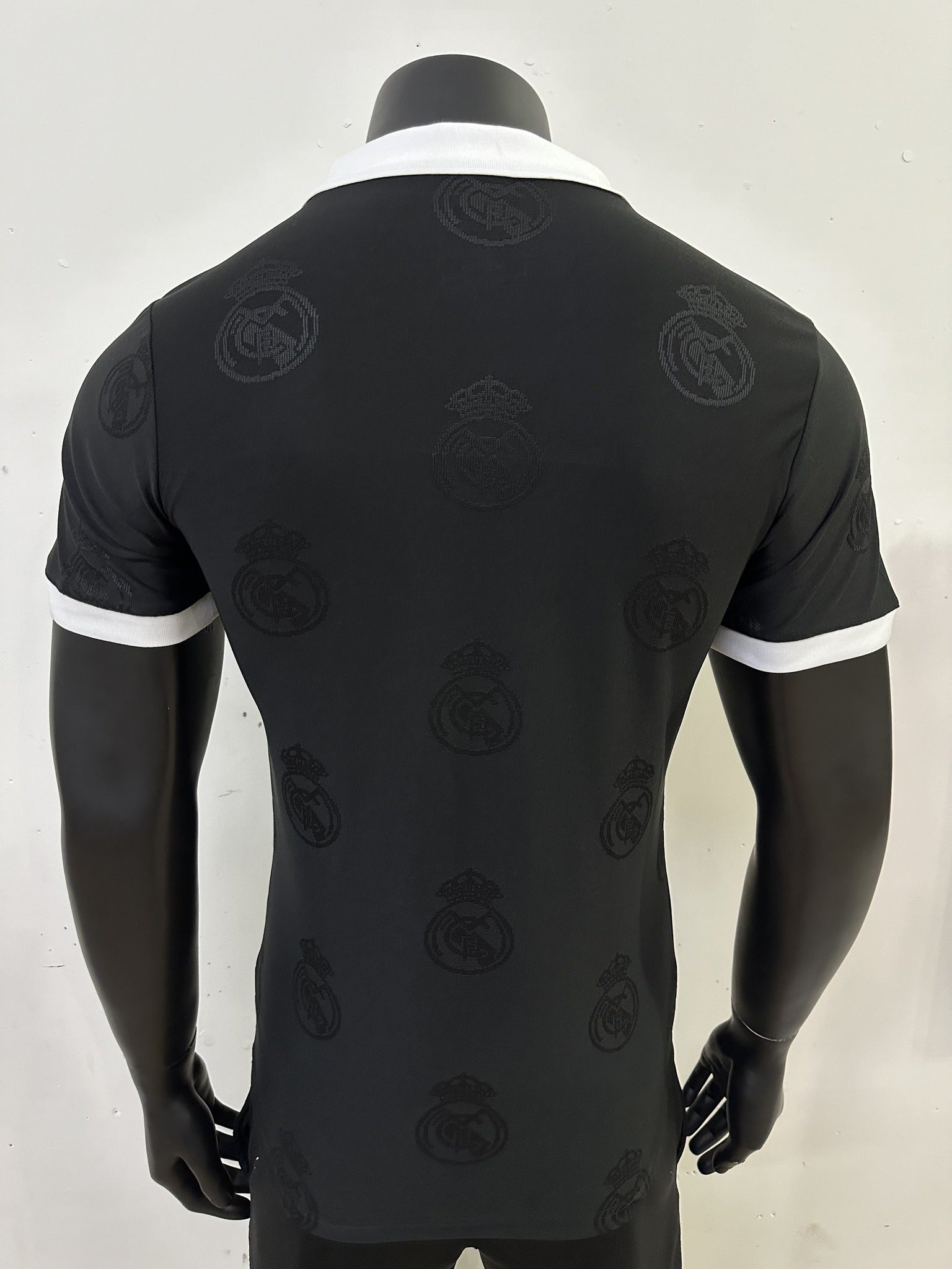 Real Madrid Player 25/26 Tonal Pattern Black Special Edition Kit – image 2