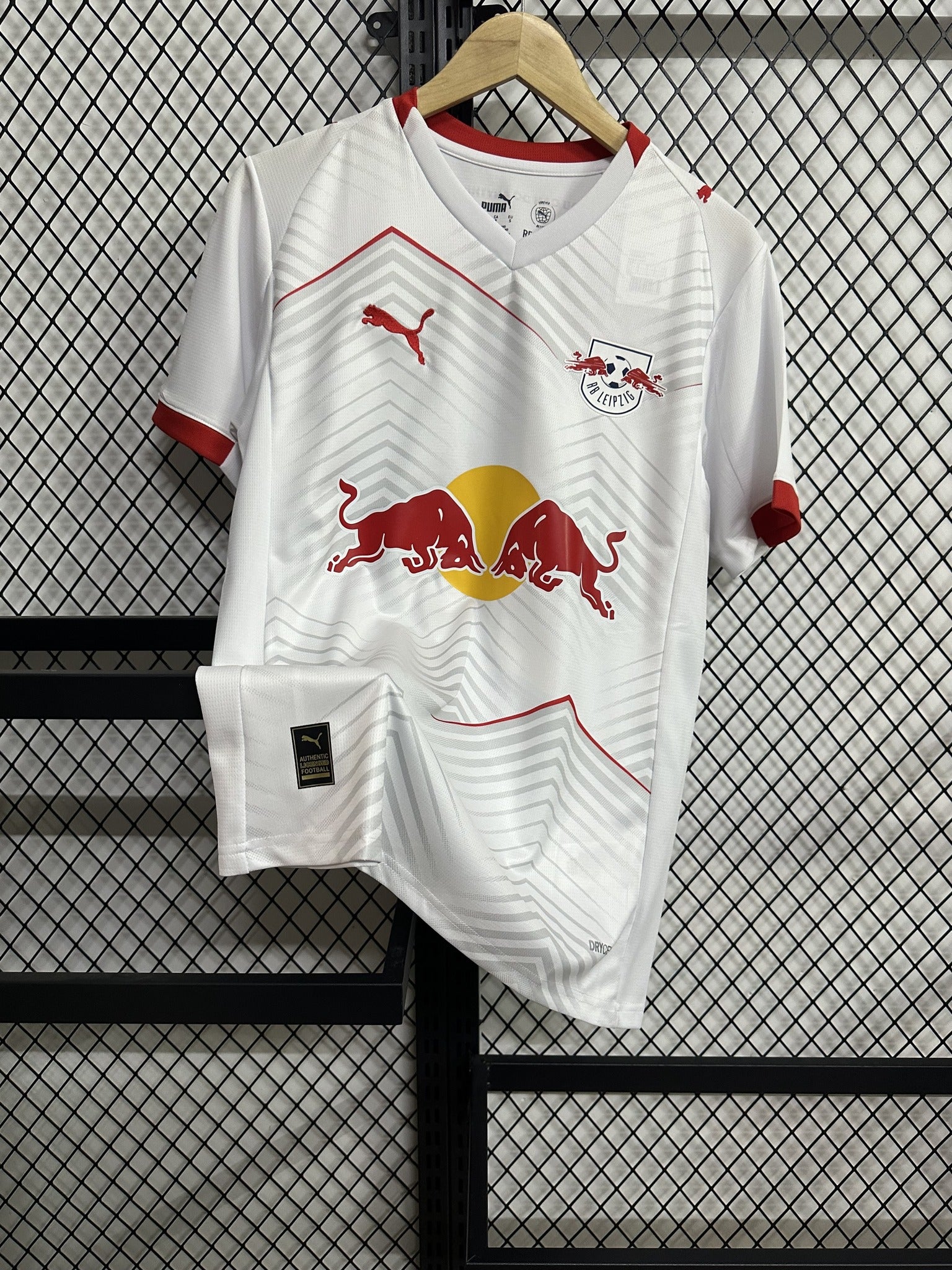 RB Leipzig 25/26 Home Kit – image 3