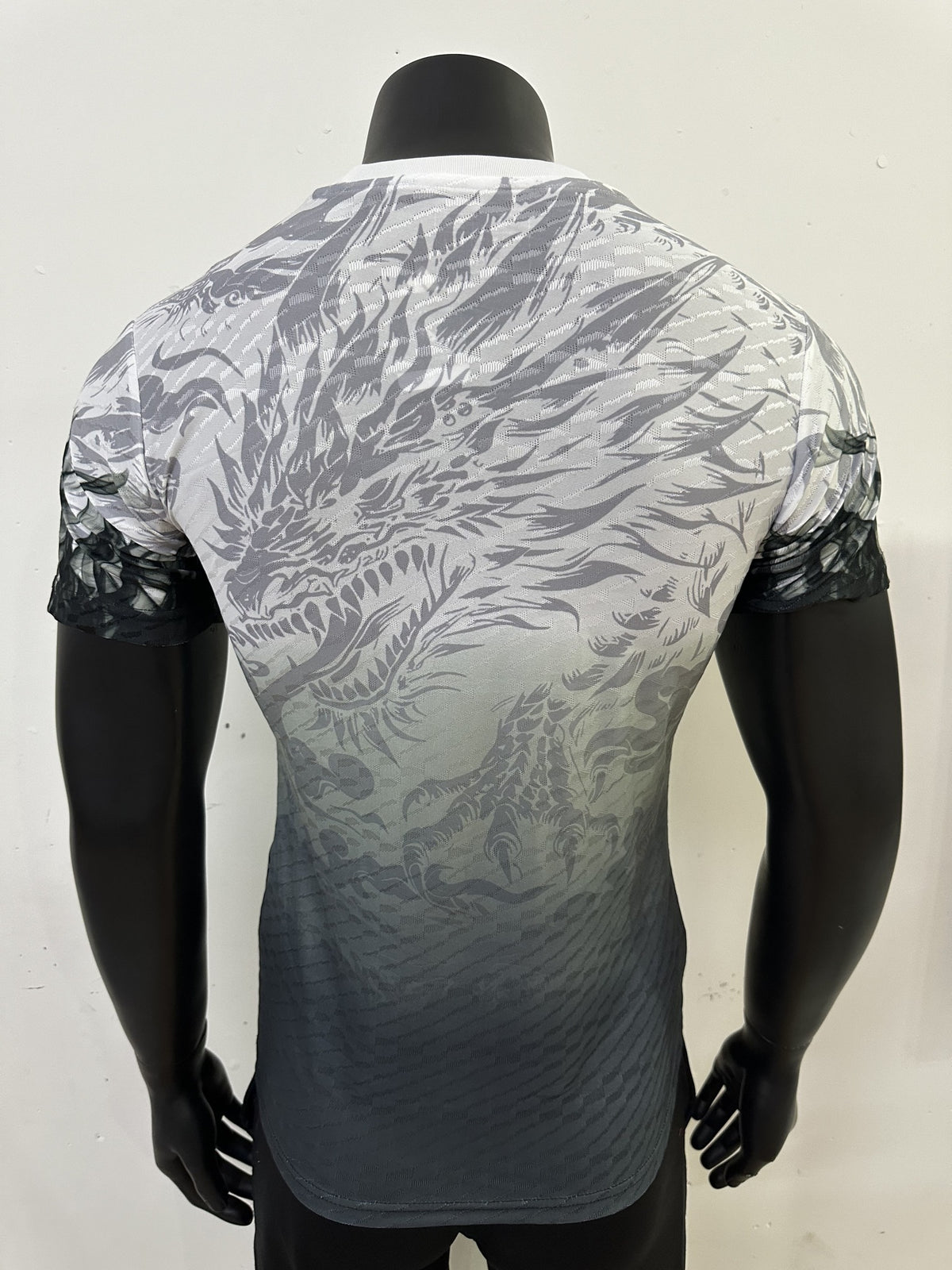 Real Madrid Player 25/26 White Dragon Dragon Special Edition Kit – image 2