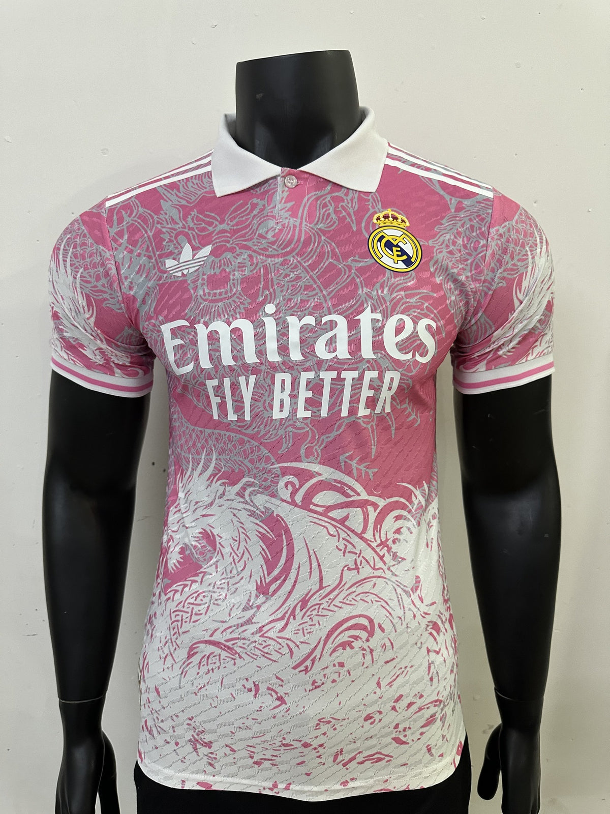 Real Madrid Player 25/26 Pink Dragon Dragon Special Edition Kit – image 1