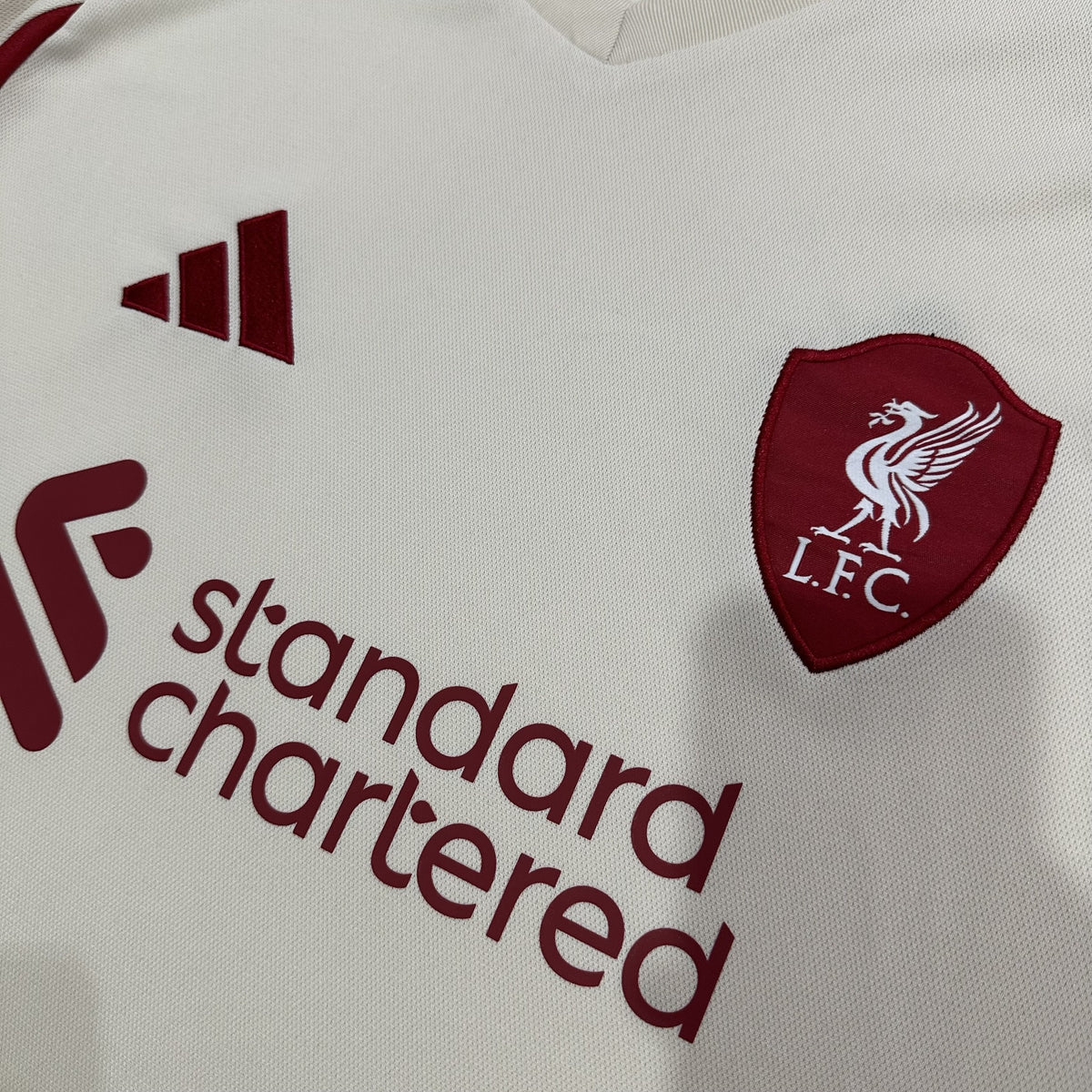 Liverpool 25/26 Away Kit – image 4