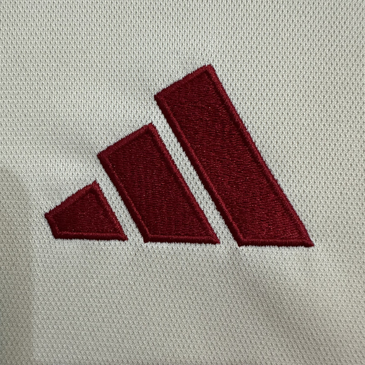 Liverpool 25/26 Away Kit – image 6