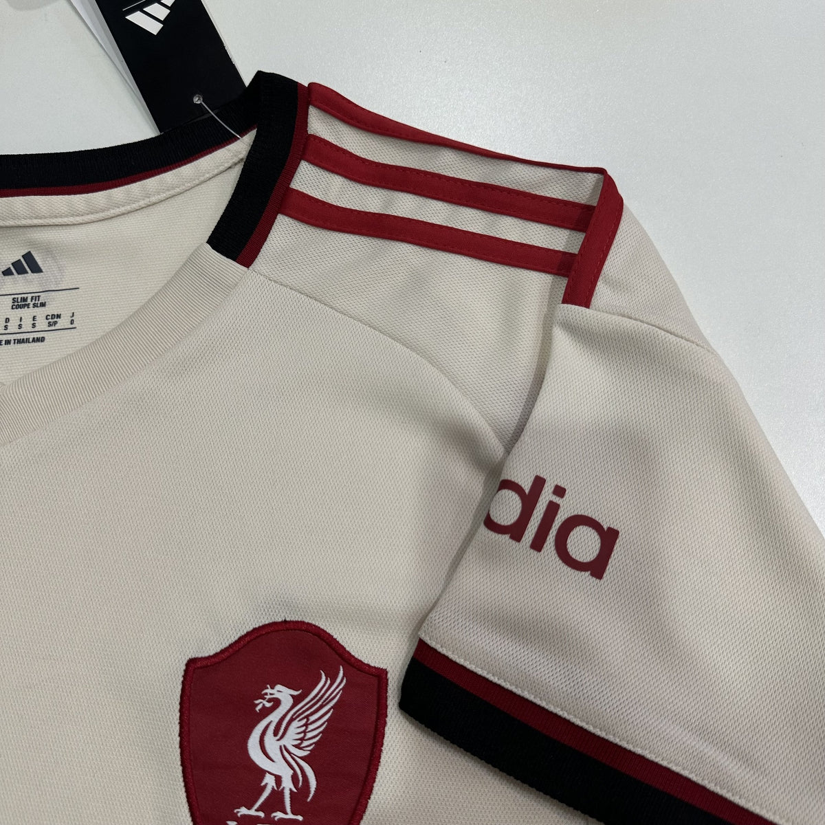 Liverpool 25/26 Away Kit – image 8