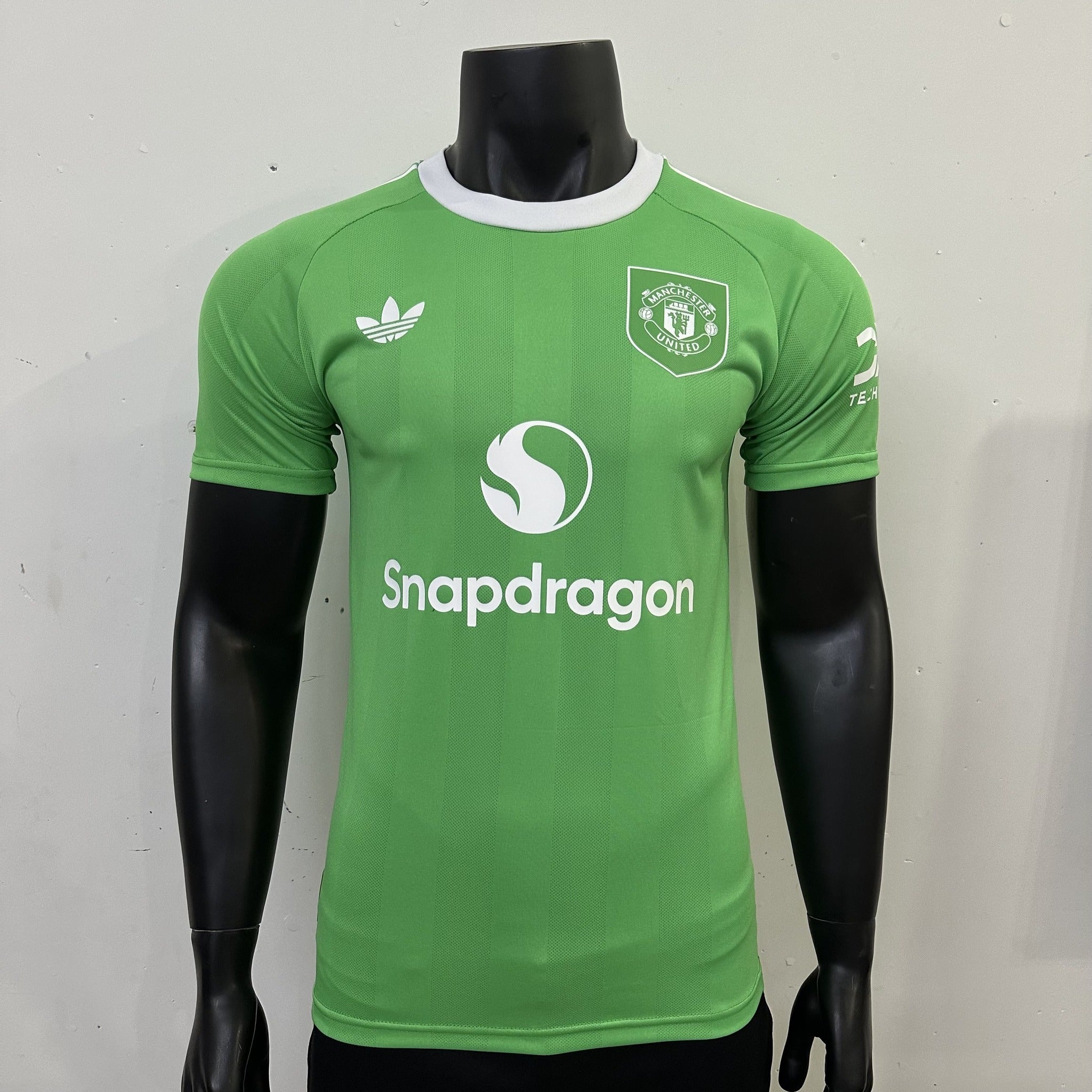 Manchester United Player 25/26 Goalkeeper Kit – image 3