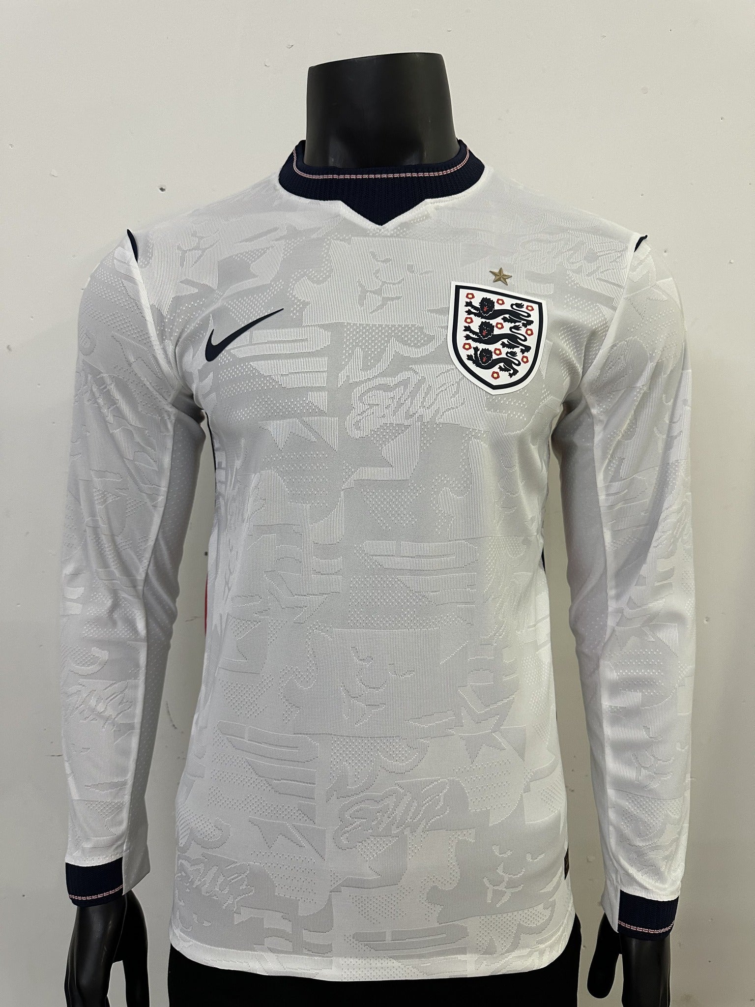 England Player 26/27 Home Long Sleeve Kit – image 1