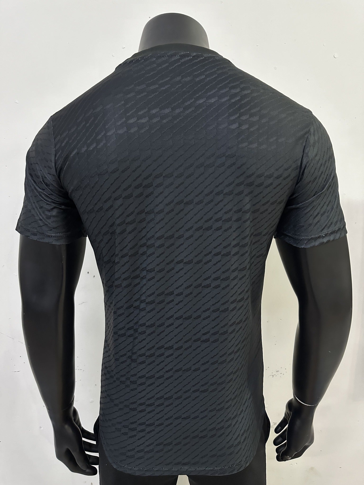 Real Madrid Player 25/26 Avengers Black Special Edition Kit – image 2