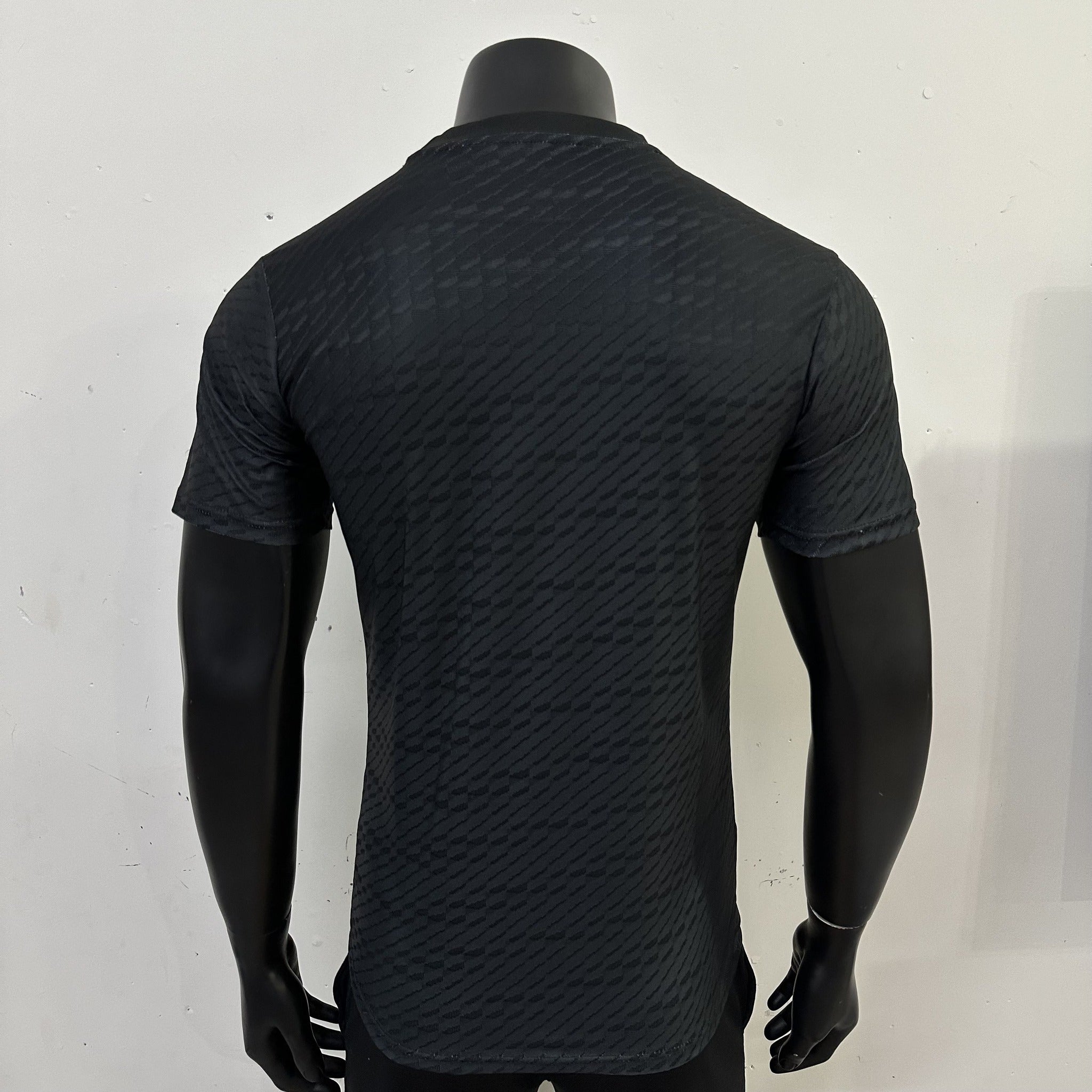 Real Madrid Player 25/26 Avengers Black Special Edition Kit – image 4