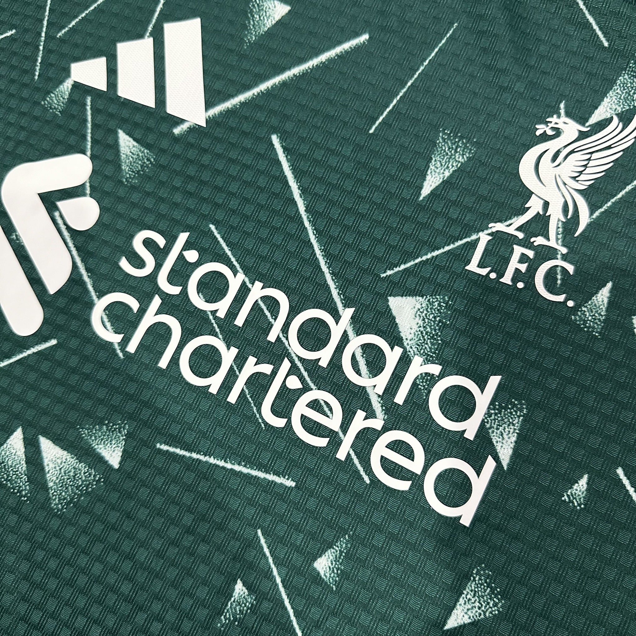 Liverpool Player 26/27 Green Special Edition Kit – image 5