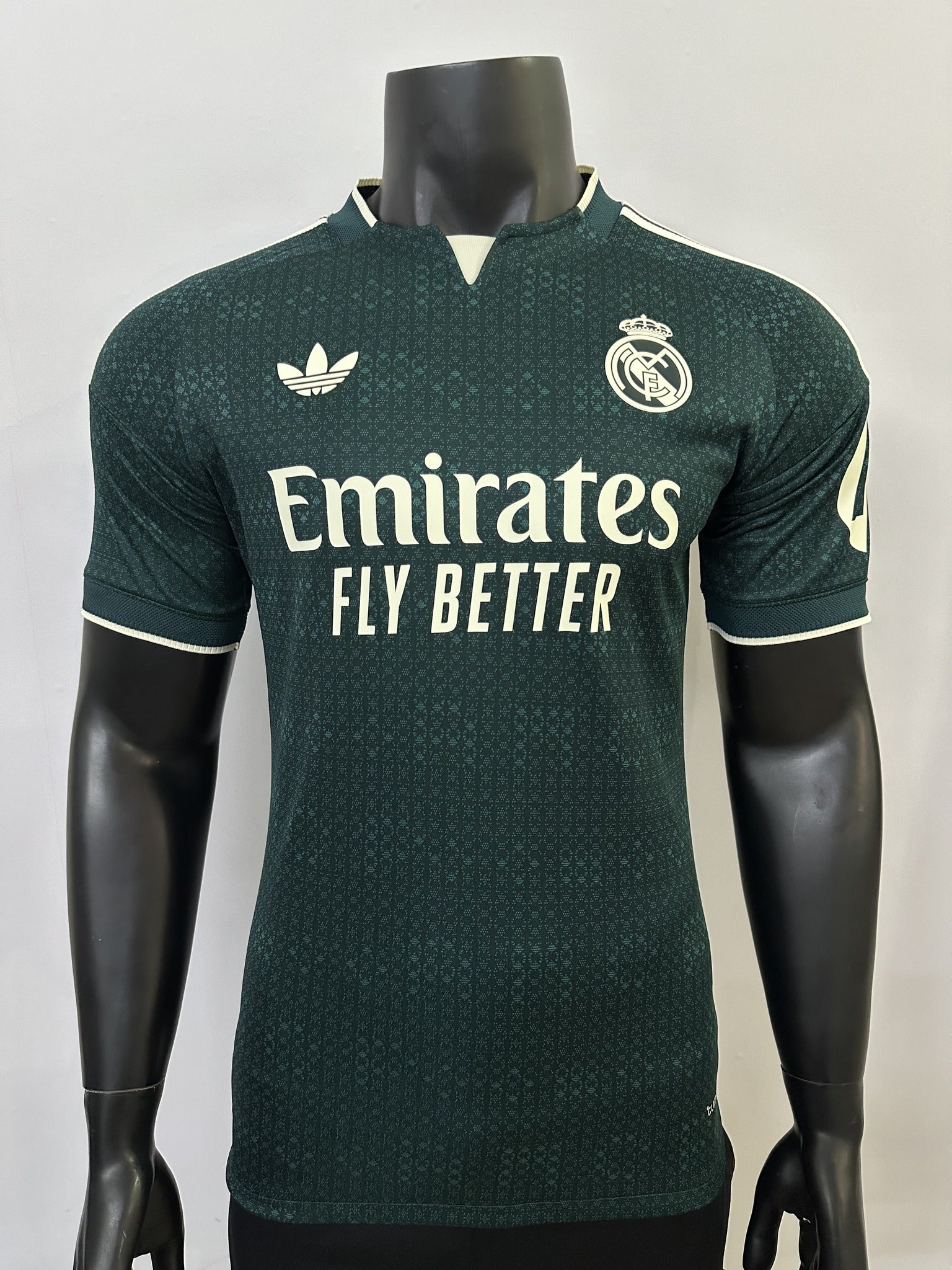 Real Madrid Player 26/27 Away Kit – image 1