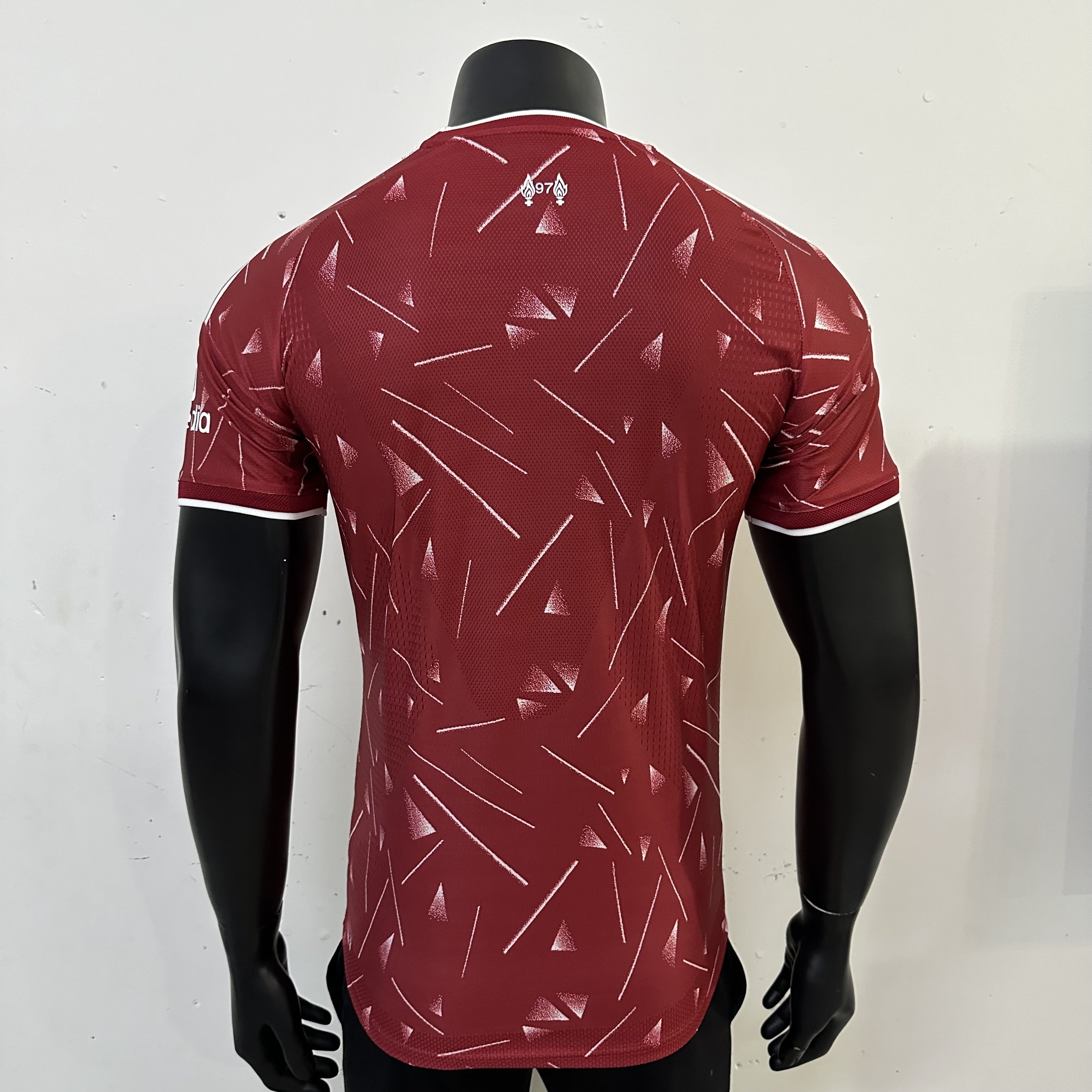 Liverpool Player 26/27 Home Kit – image 13