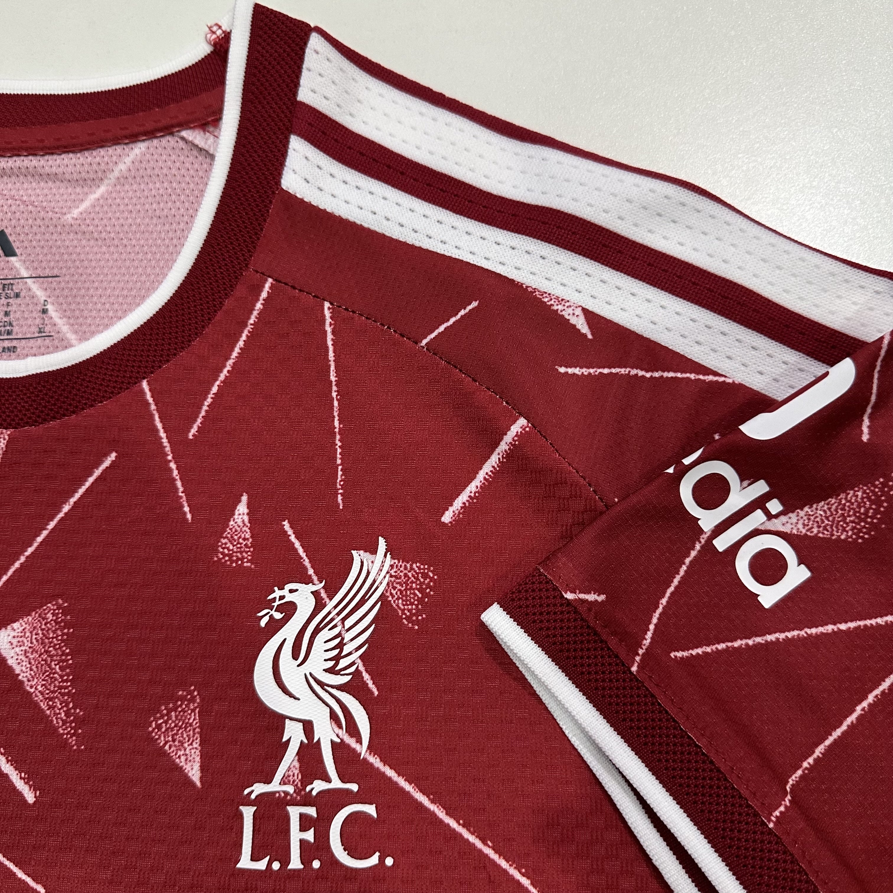 Liverpool Player 26/27 Home Kit – image 18