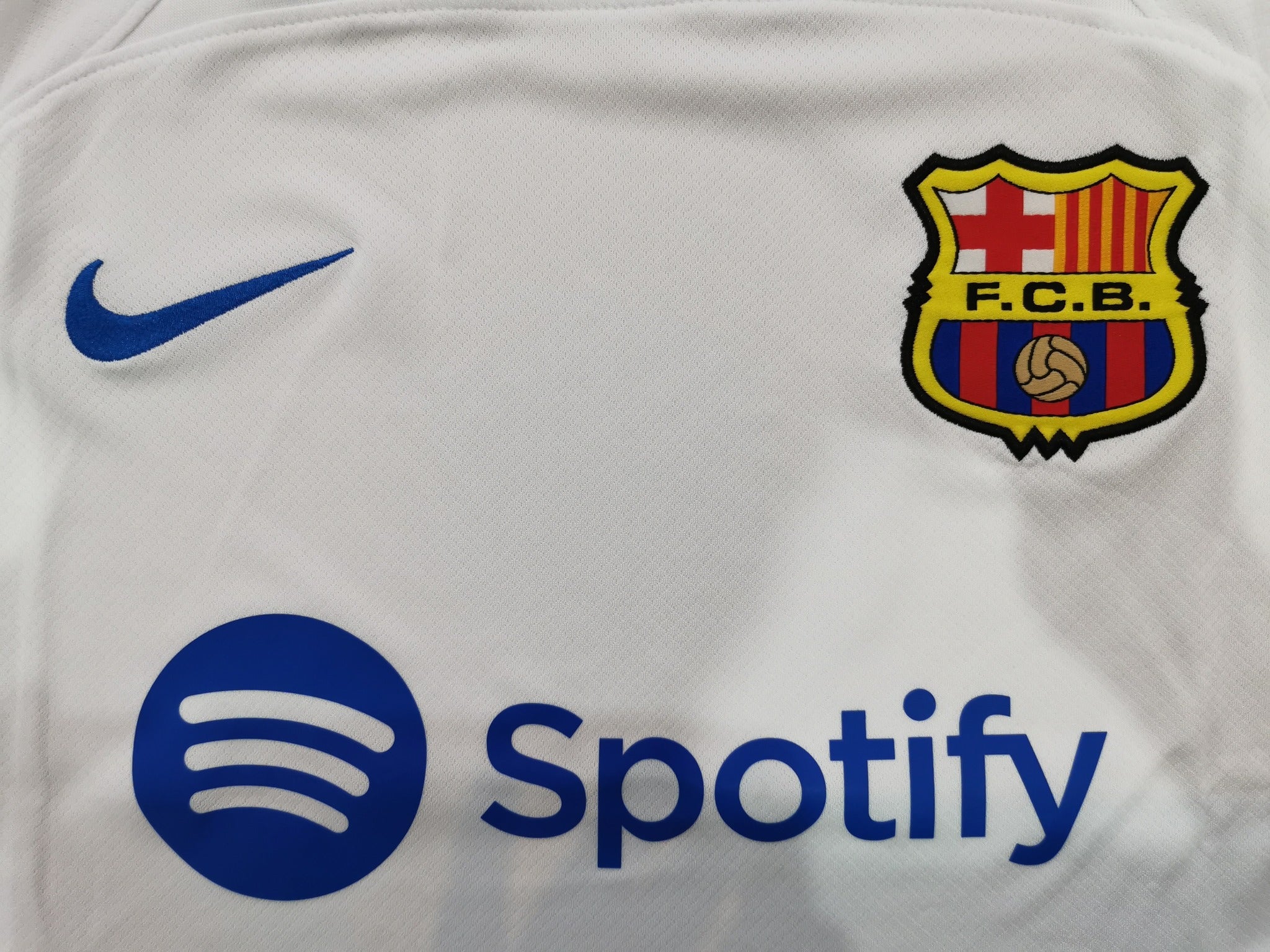 Barcelona 23/24 Away Kit – image 4