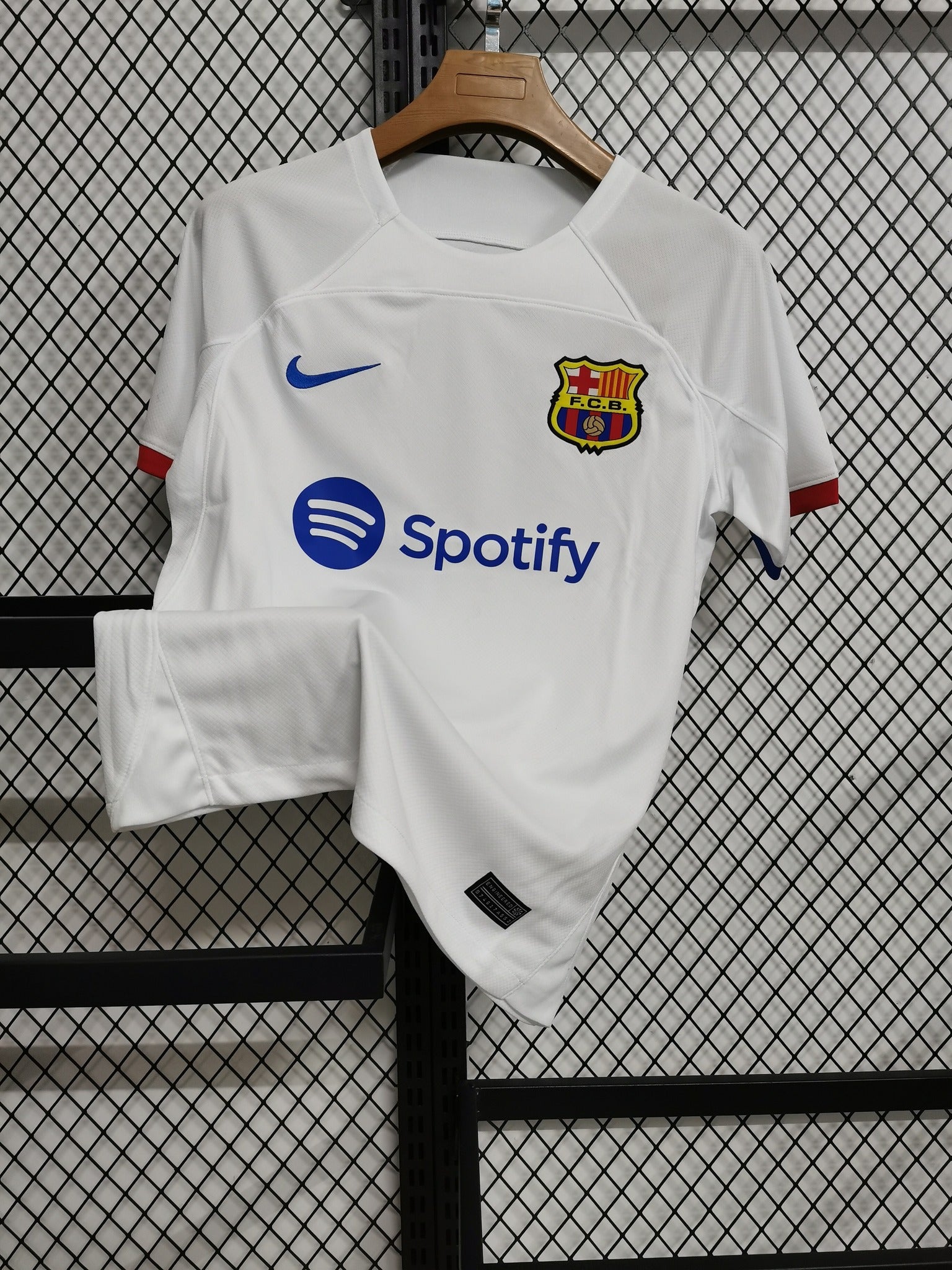 Barcelona 23/24 Away Kit – image 8