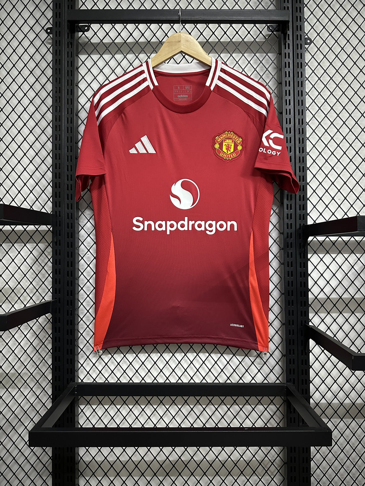 Manchester United 24/25 Home Kit – image 1