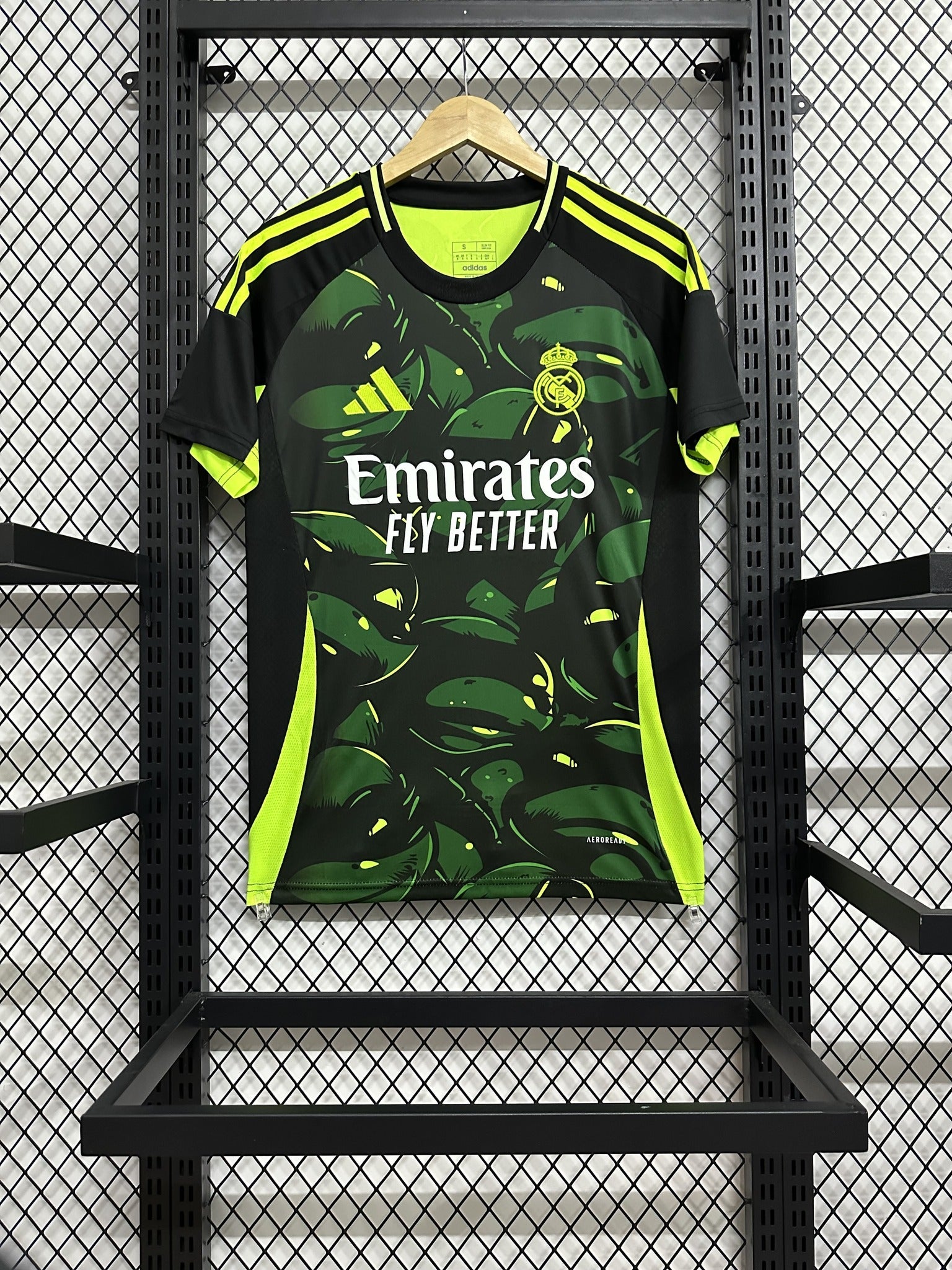 Real Madrid 24/25 Training Kit – image 1
