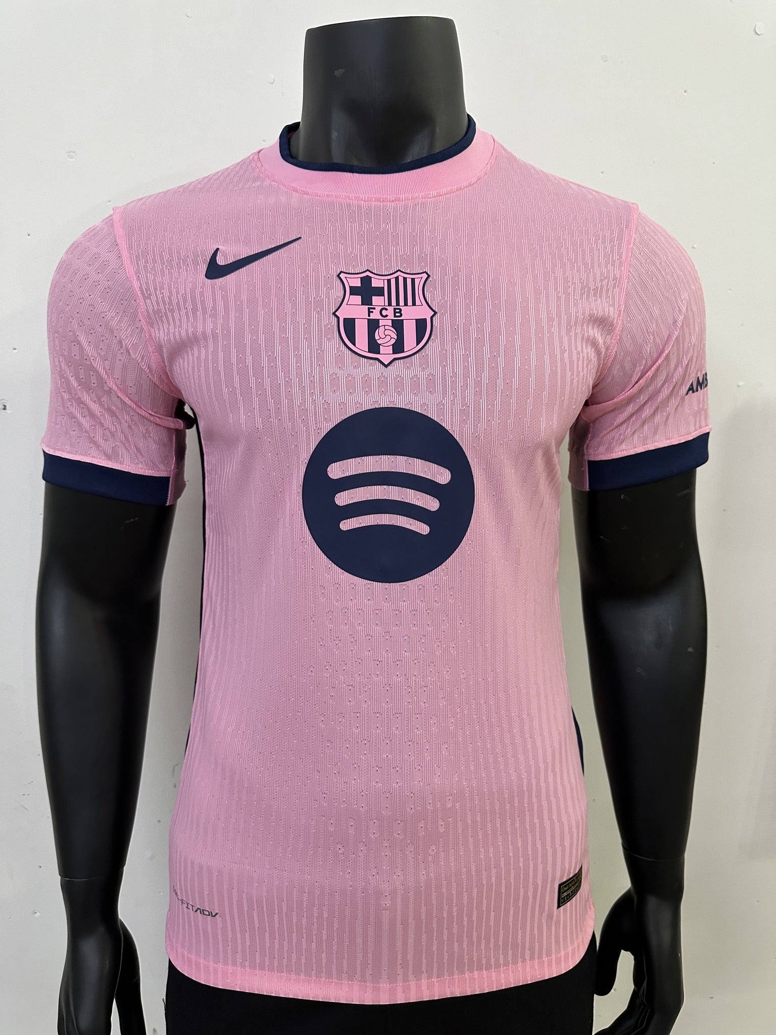 Barcelona Player 24/25 Pink Special Edition Kit – image 1