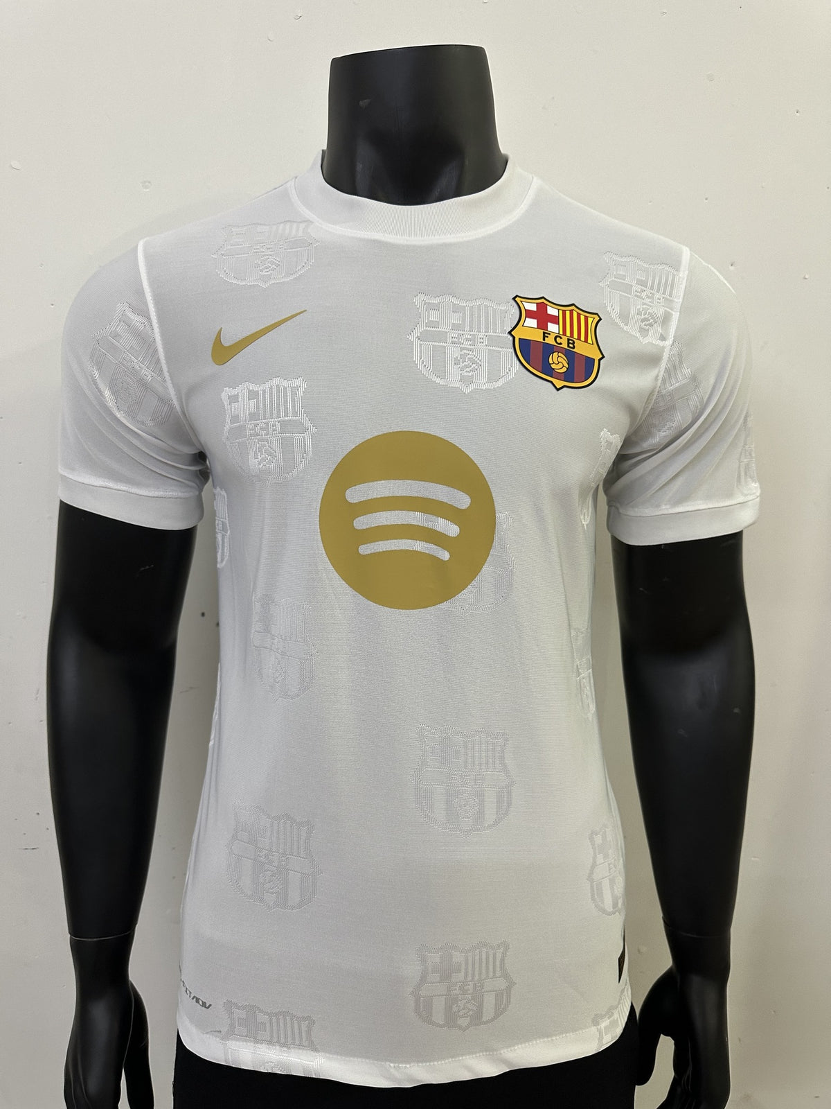 Barcelona Player 24/25 Tonal Pattern White Special Edition Kit – image 1