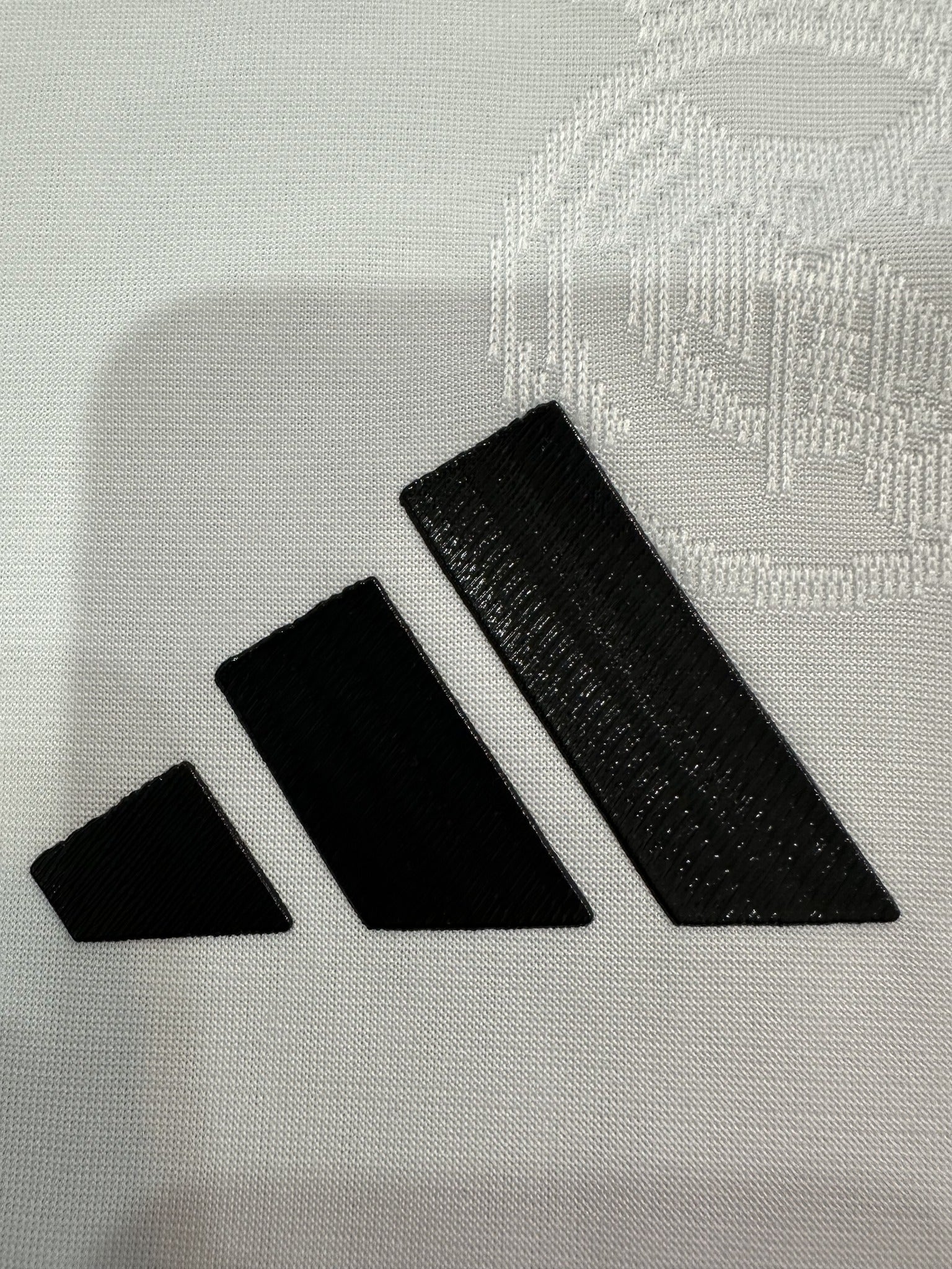 Real Madrid Player 25/26 Tonal Pattern White Special Edition Kit – image 5