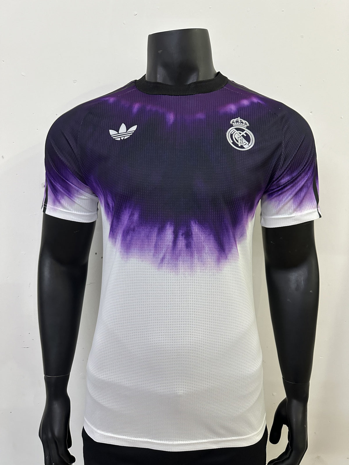 Real Madrid Player 24/25 Purple Special Edition Kit – image 1
