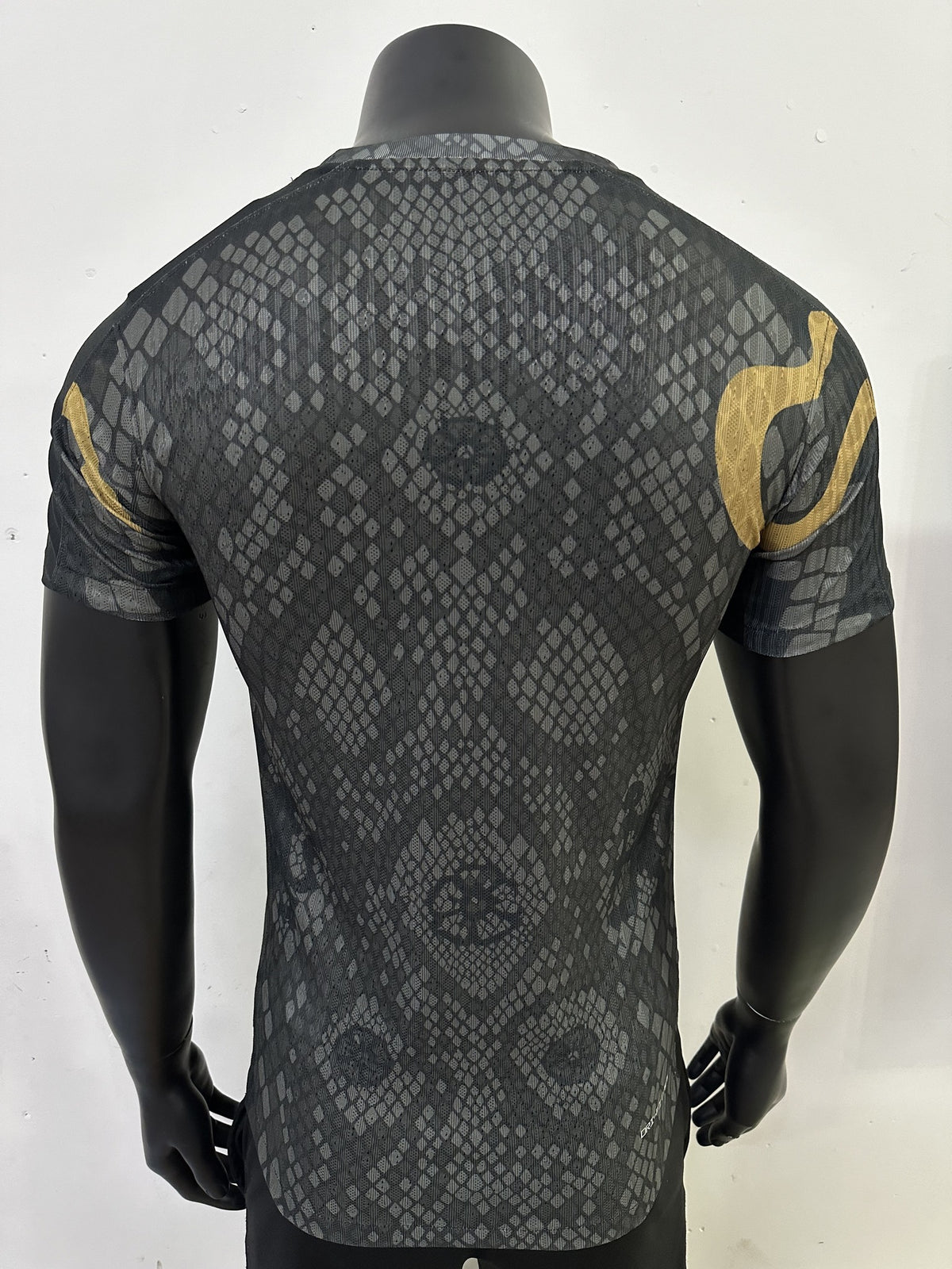 Chelsea Player 25/26 Year of the Snake Special Edition Kit – image 2