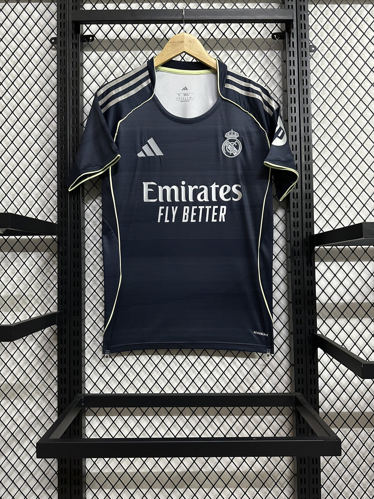Real Madrid 25/26 Away Kit – image 1