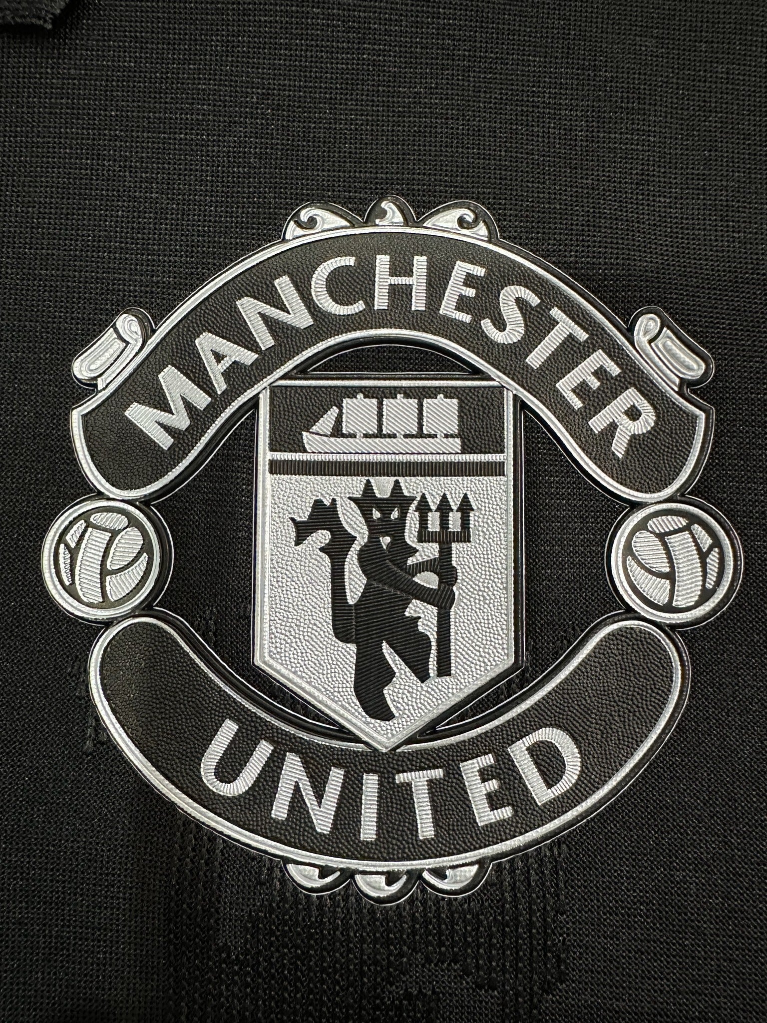 Manchester United Player 25/26 Tonal Pattern Black Special Edition Kit – image 11