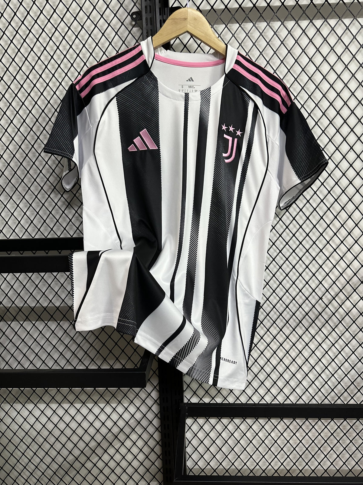 Juventus 25/26 Home Kit – image 3
