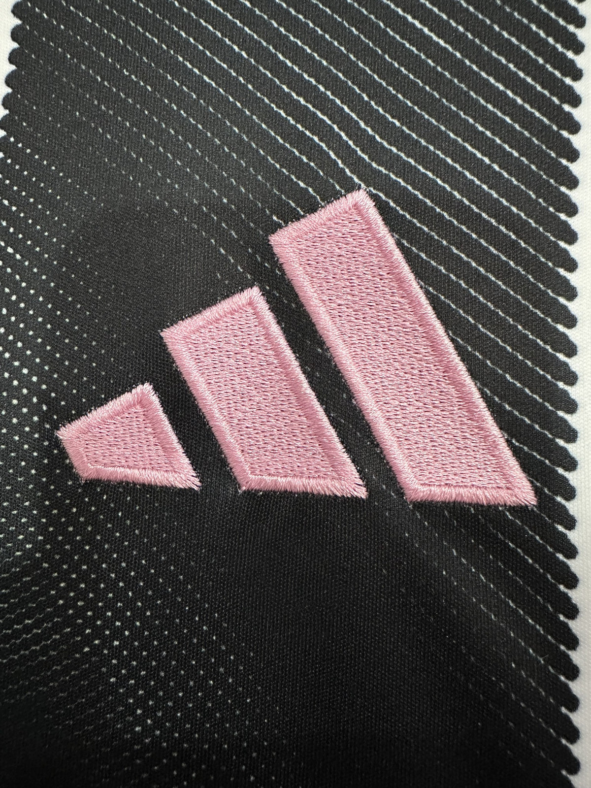 Juventus 25/26 Home Kit – image 6