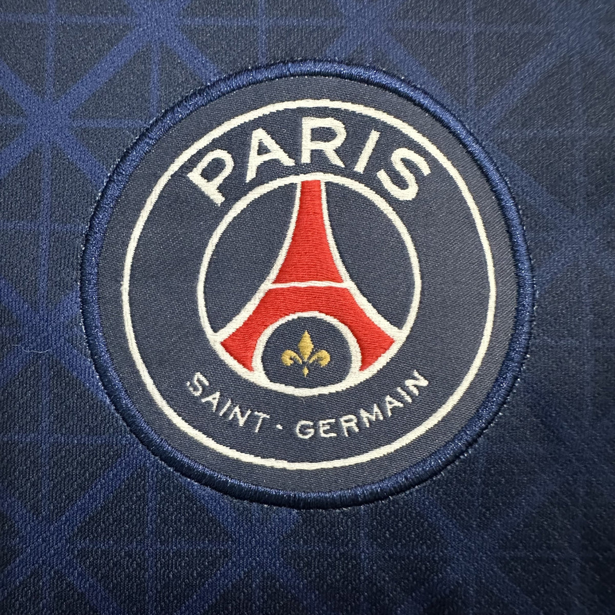 Paris Saint-Germain 25/26 Home Kit – image 5