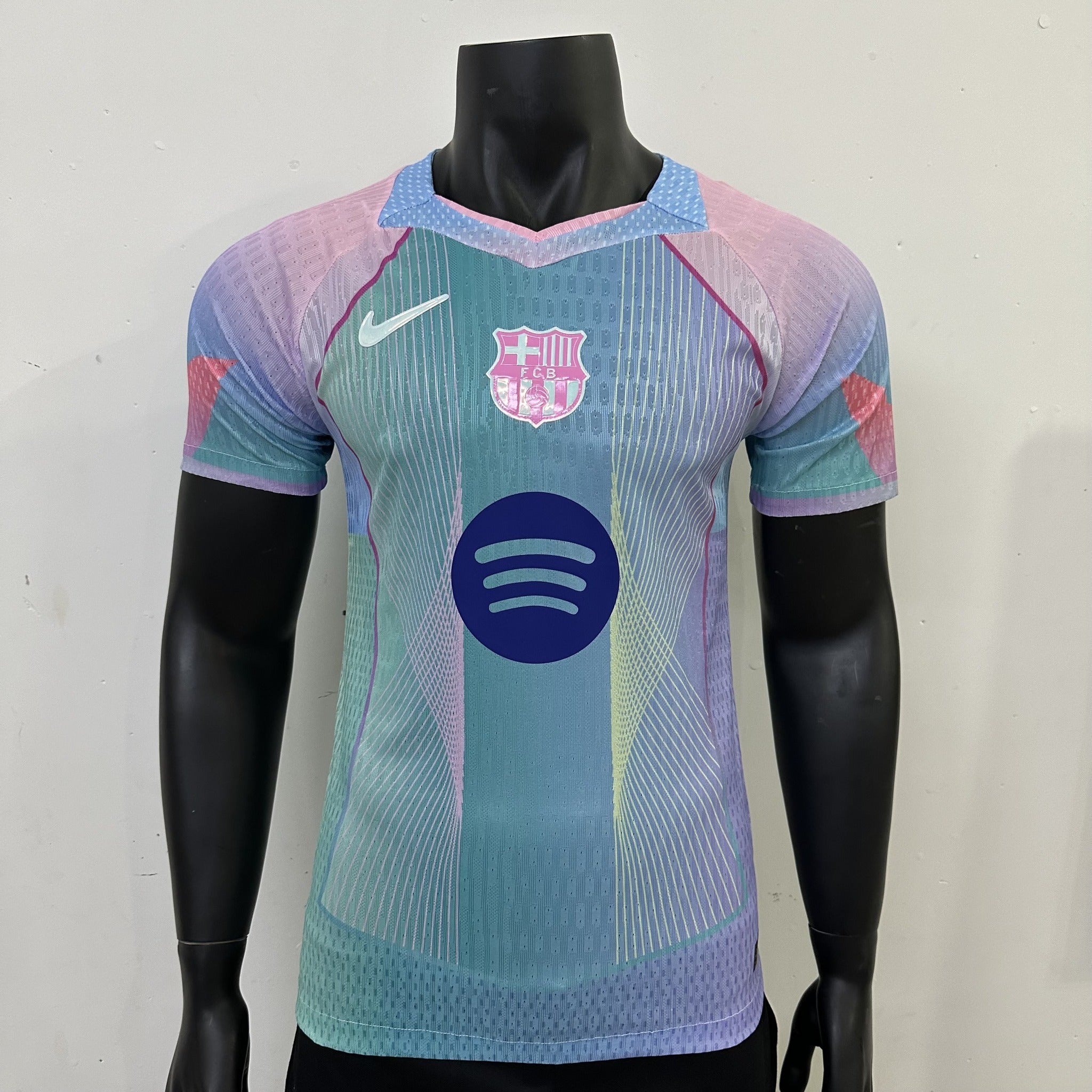 Barcelona Player 25/26 Design Blue & Pink Special Edition Kit – image 3