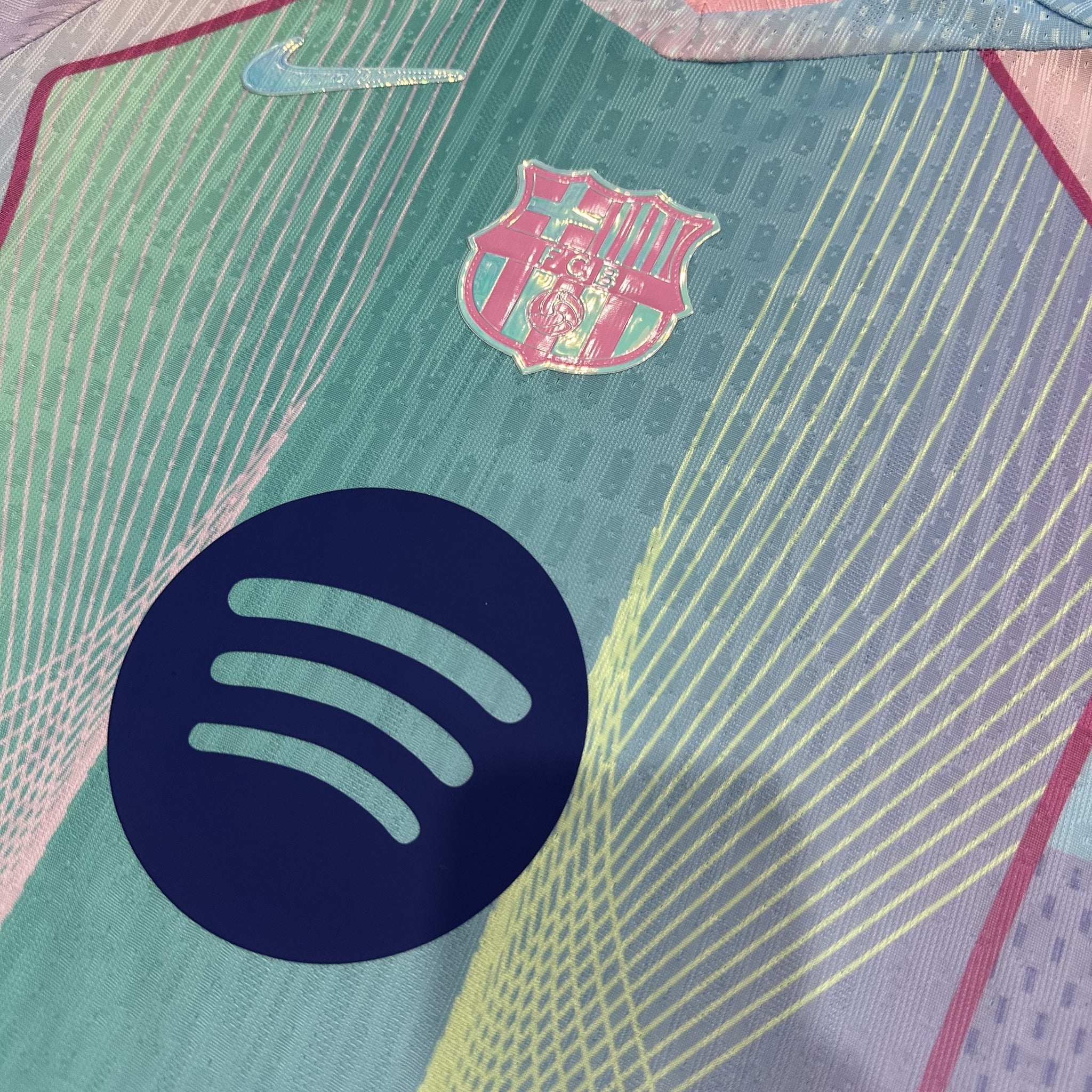 Barcelona Player 25/26 Design Blue & Pink Special Edition Kit – image 5