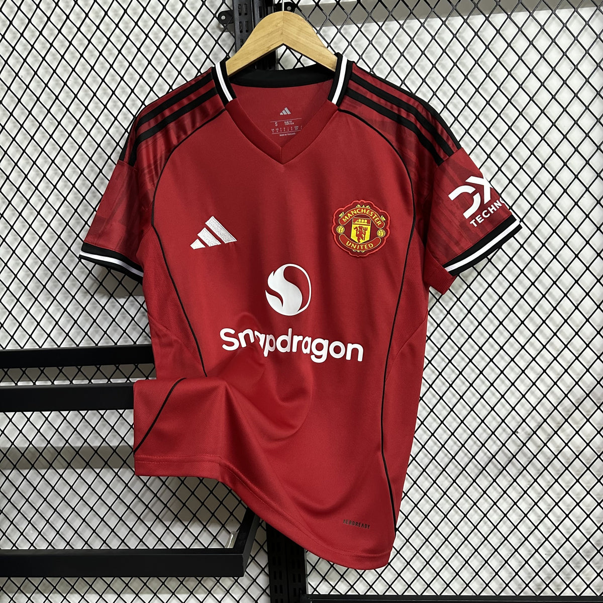 Manchester United 25/26 Home Kit – image 1
