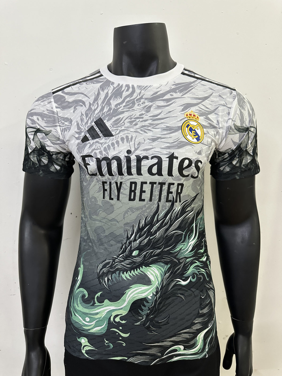 Real Madrid Player 25/26 White Dragon Dragon Special Edition Kit – image 1