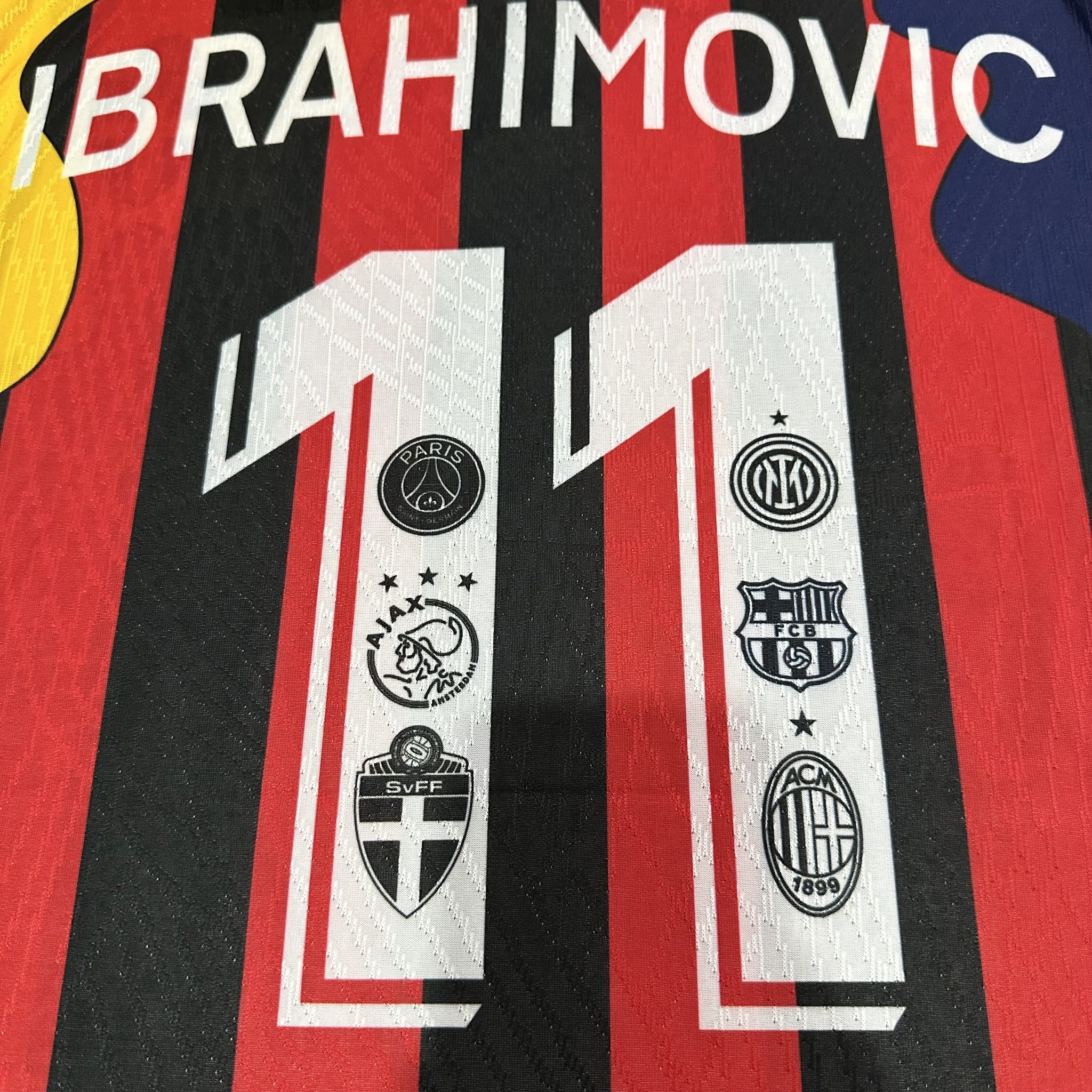 Zlatan Ibrahimovic Player 25/26 Graffiti Special Edition Kit – image 9