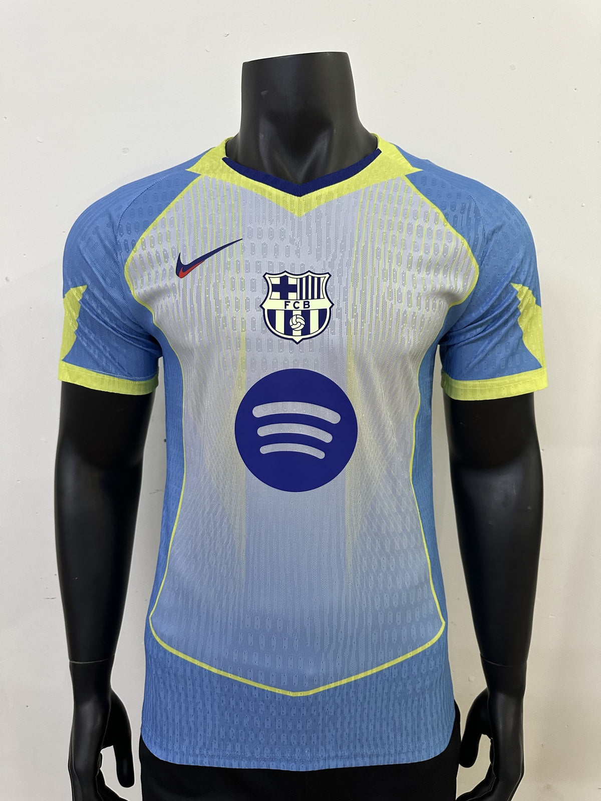 Barcelona Player 25/26 Design Neon Green Special Edition Kit – image 1