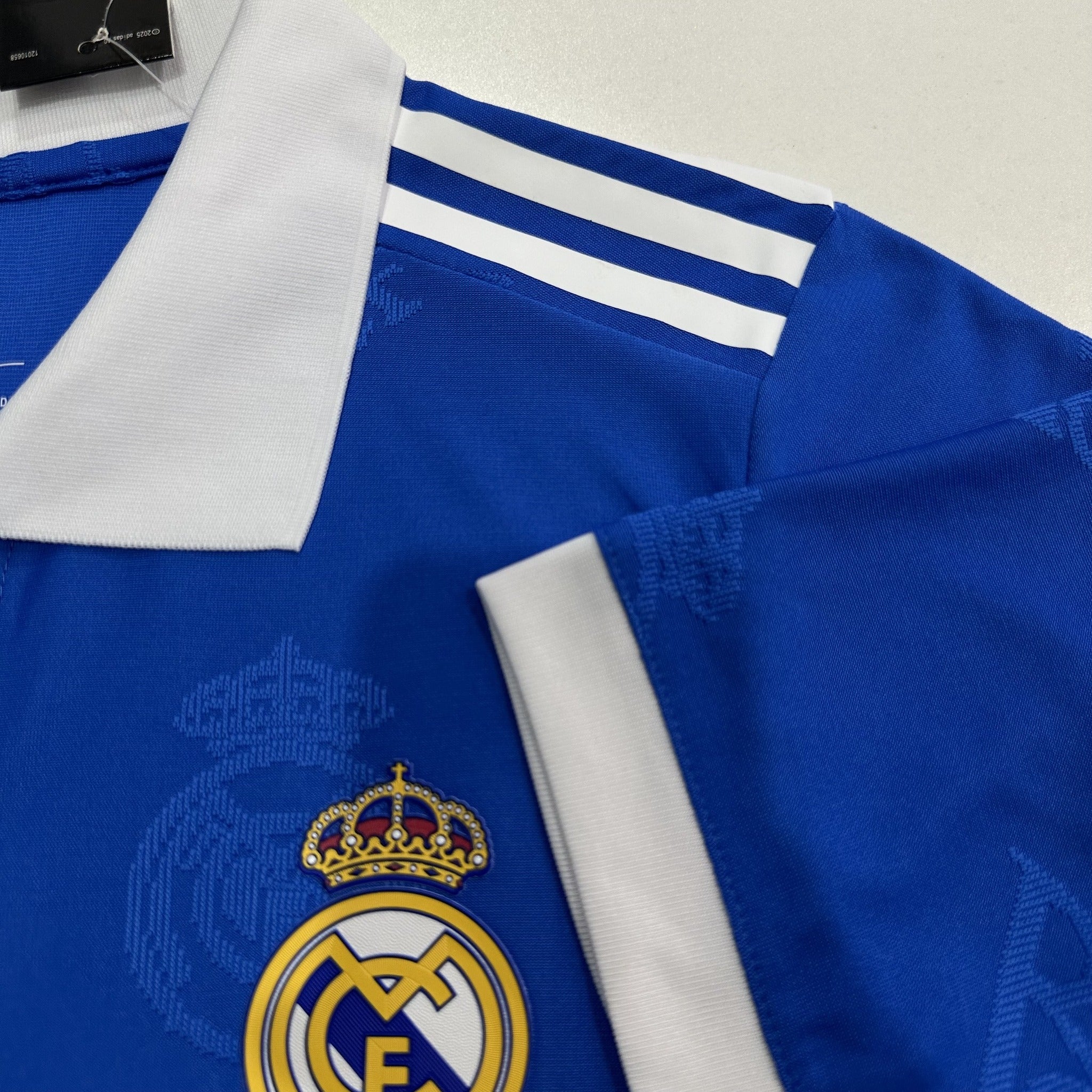 Real Madrid Player 25/26 Tonal Pattern Multicolor Blue Special Edition Kit – image 8