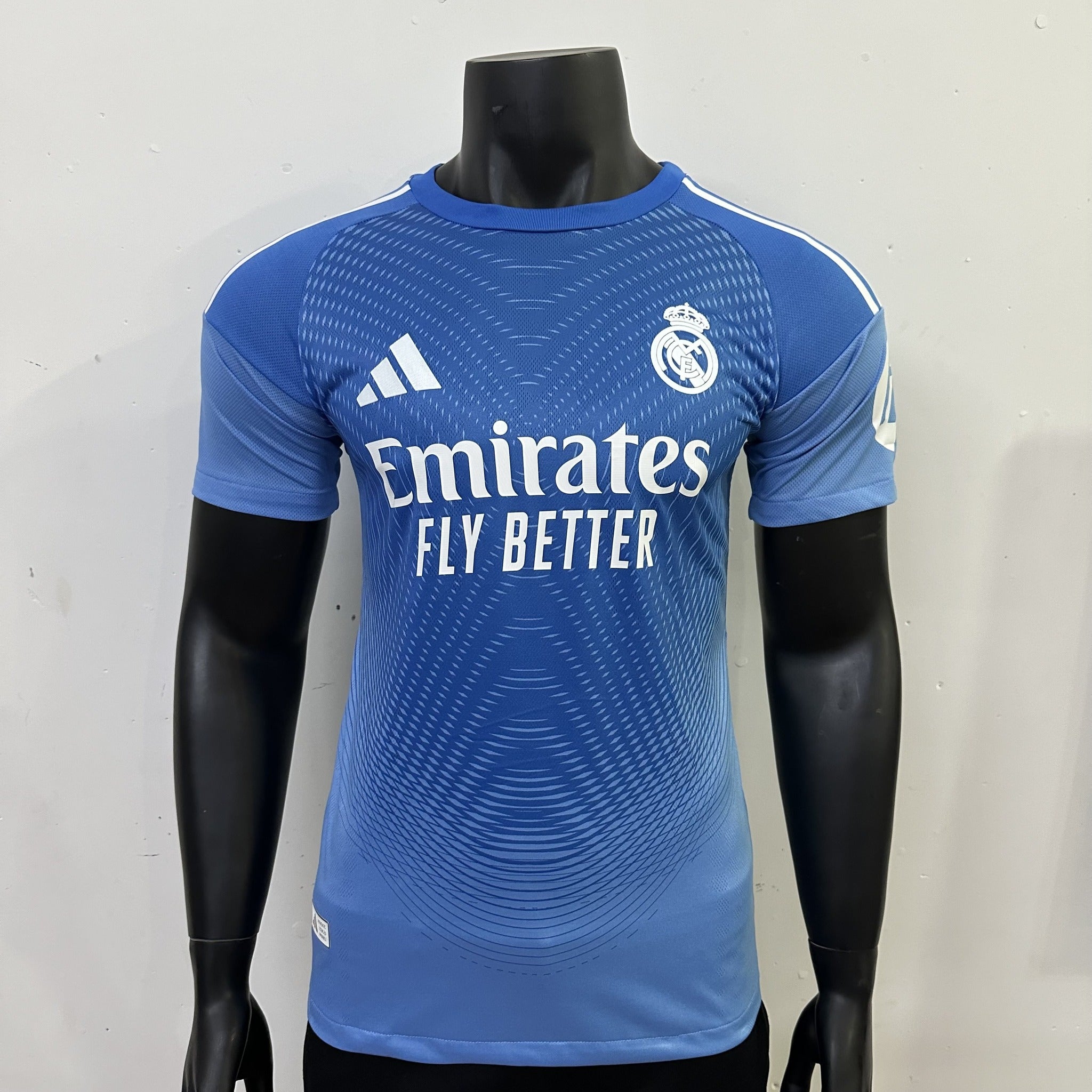 Real Madrid Player 25/26 Goalkeeper Kit – image 3