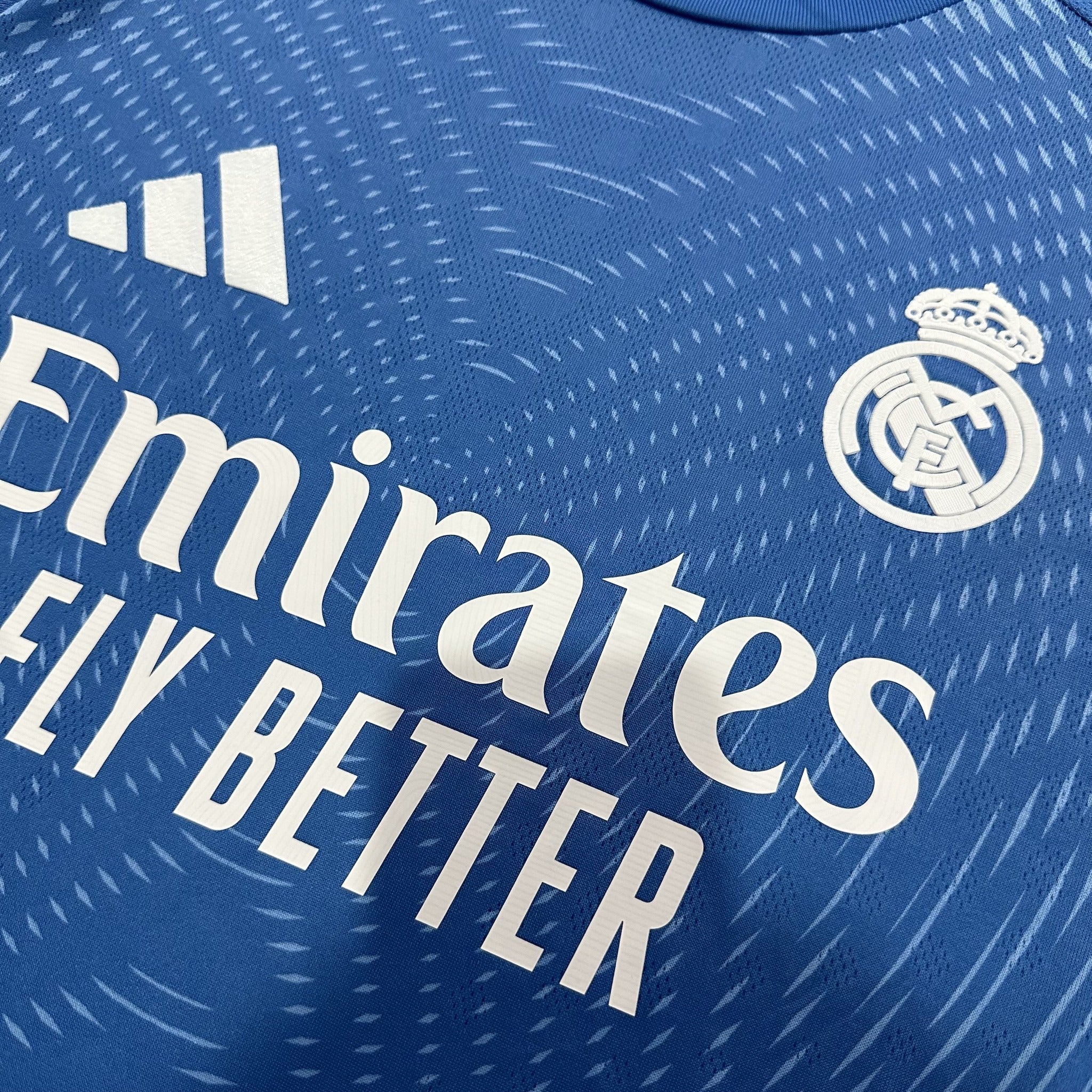 Real Madrid Player 25/26 Goalkeeper Kit – image 5