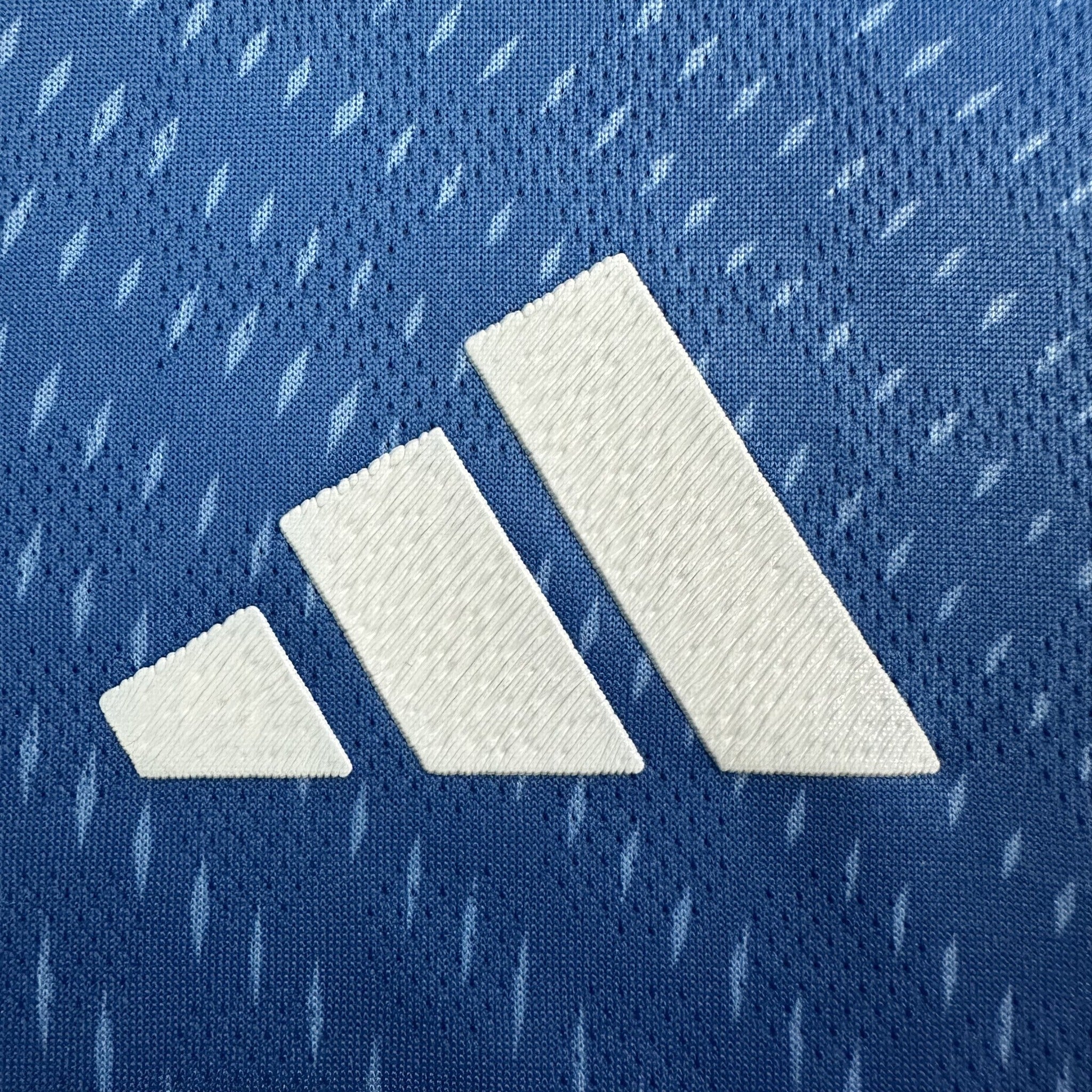 Real Madrid Player 25/26 Goalkeeper Kit – image 7