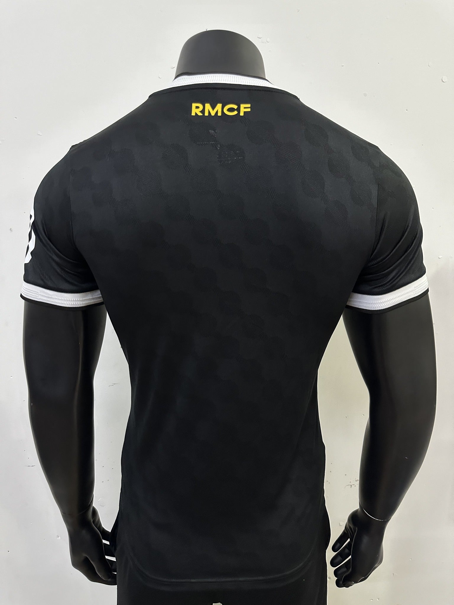 Real Madrid Player 25/26 Black Special Edition Kit – image 2