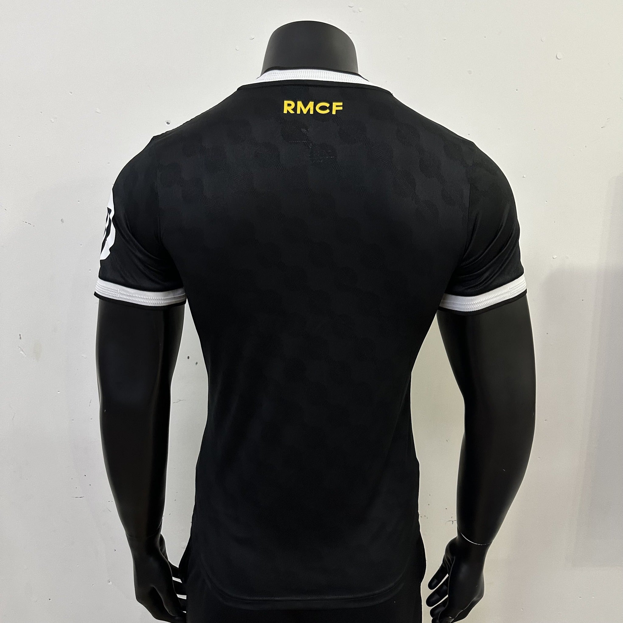 Real Madrid Player 25/26 Black Special Edition Kit – image 4